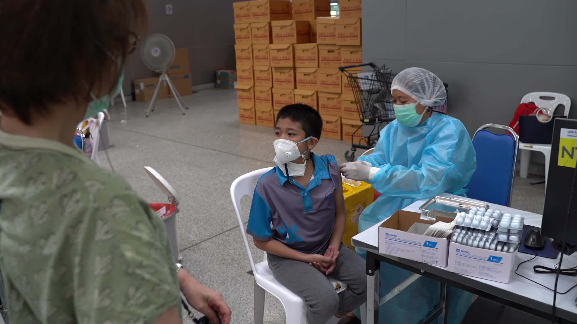 Thai student 12 to 18 years old Receive the Vaccination COVID-19 Booster Shot