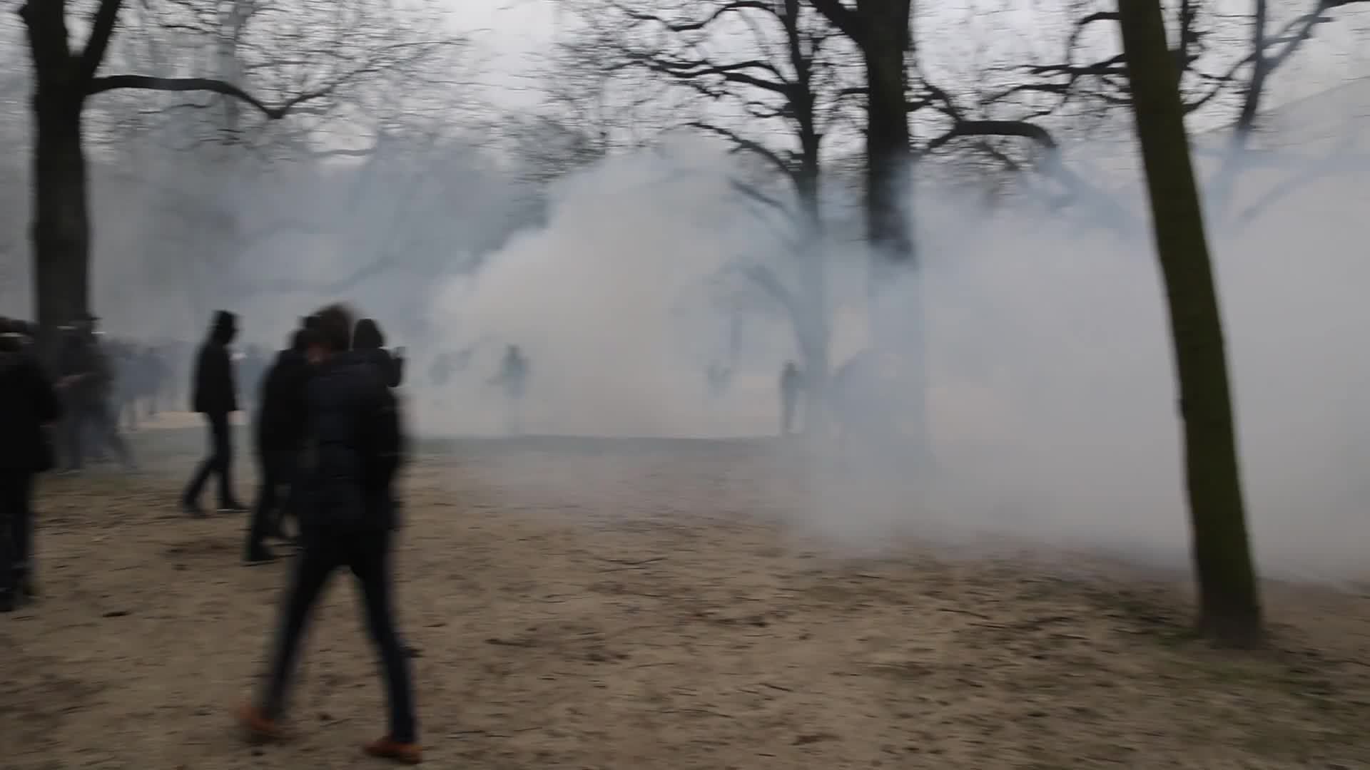 Clashes in Brussels as thousands protest against COVID-19 restrictions