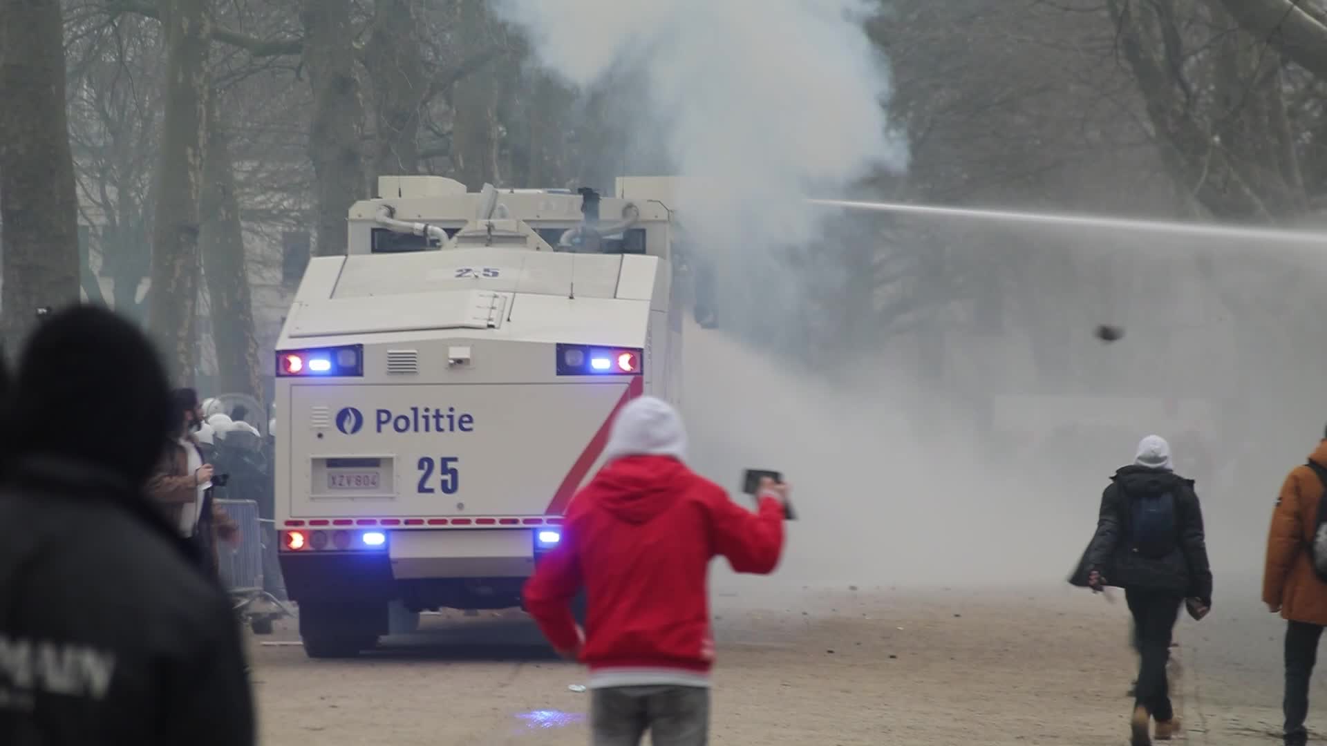 Clashes in Brussels as thousands protest against COVID-19 restrictions