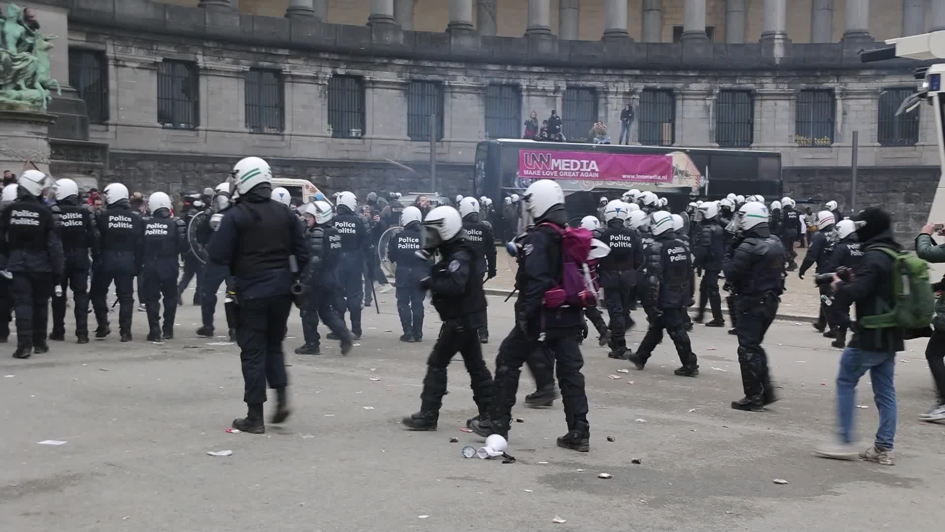 Clashes in Brussels as thousands protest against COVID-19 restrictions