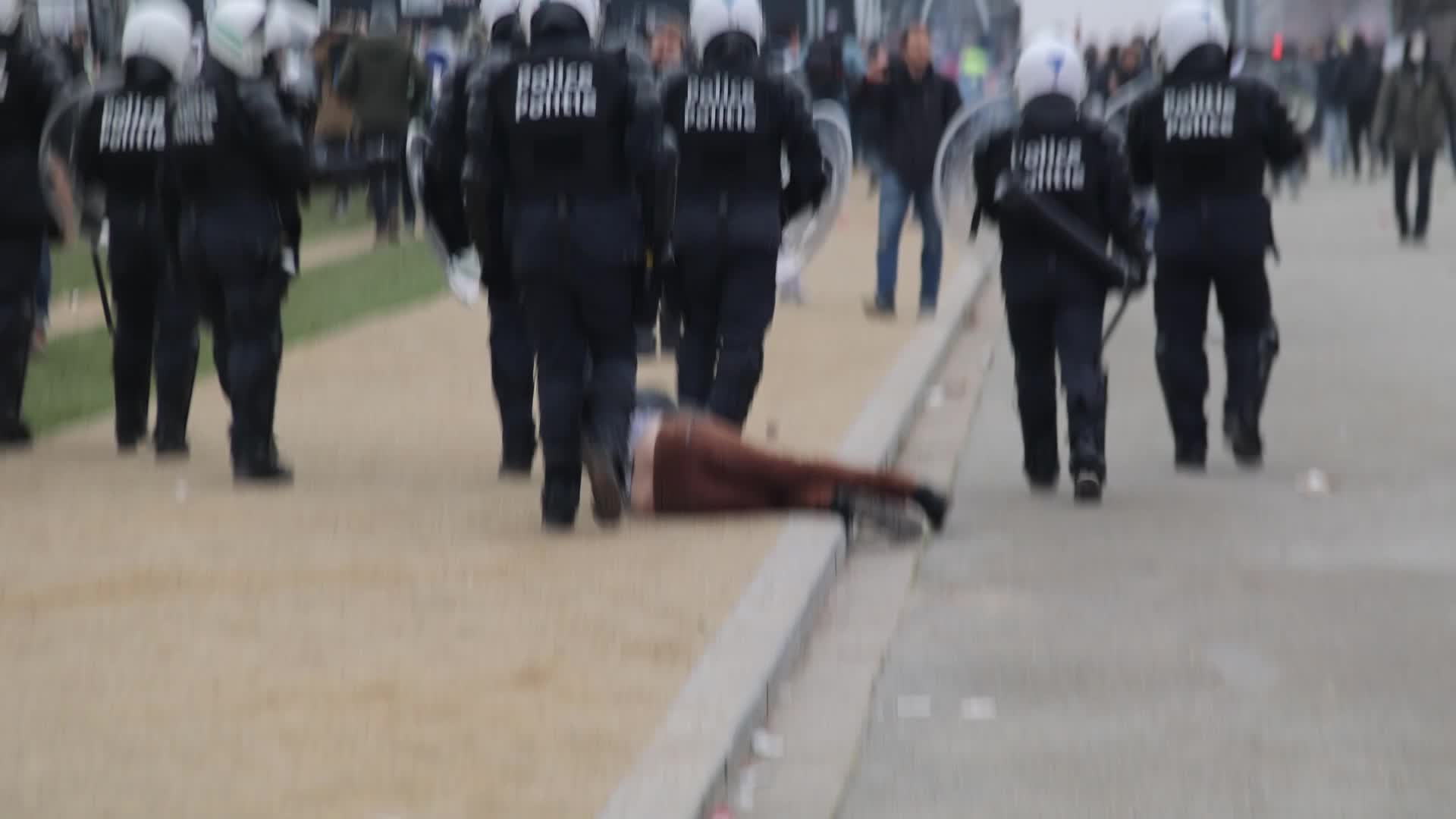 Clashes in Brussels as thousands protest against COVID-19 restrictions