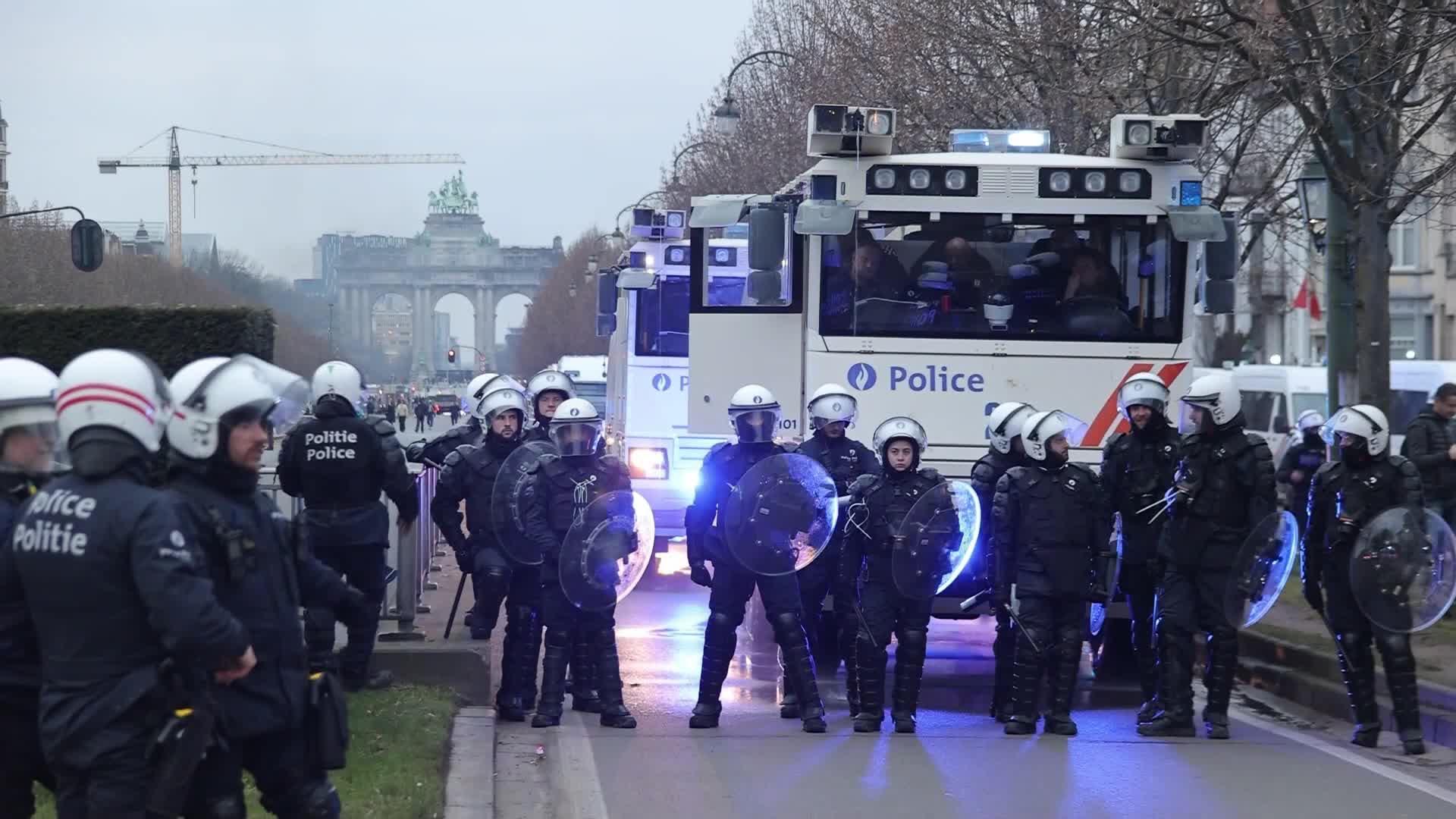 Clashes in Brussels as thousands protest against COVID-19 restrictions