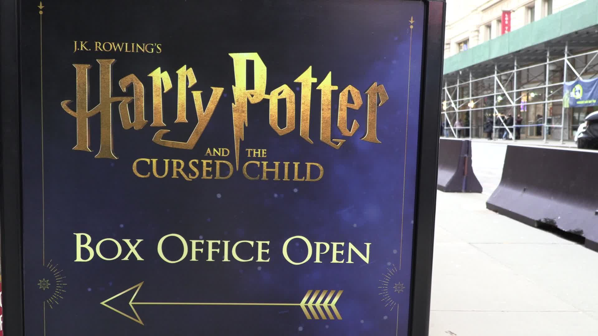 NYC: Harry Potter signs at Lyric Theatre