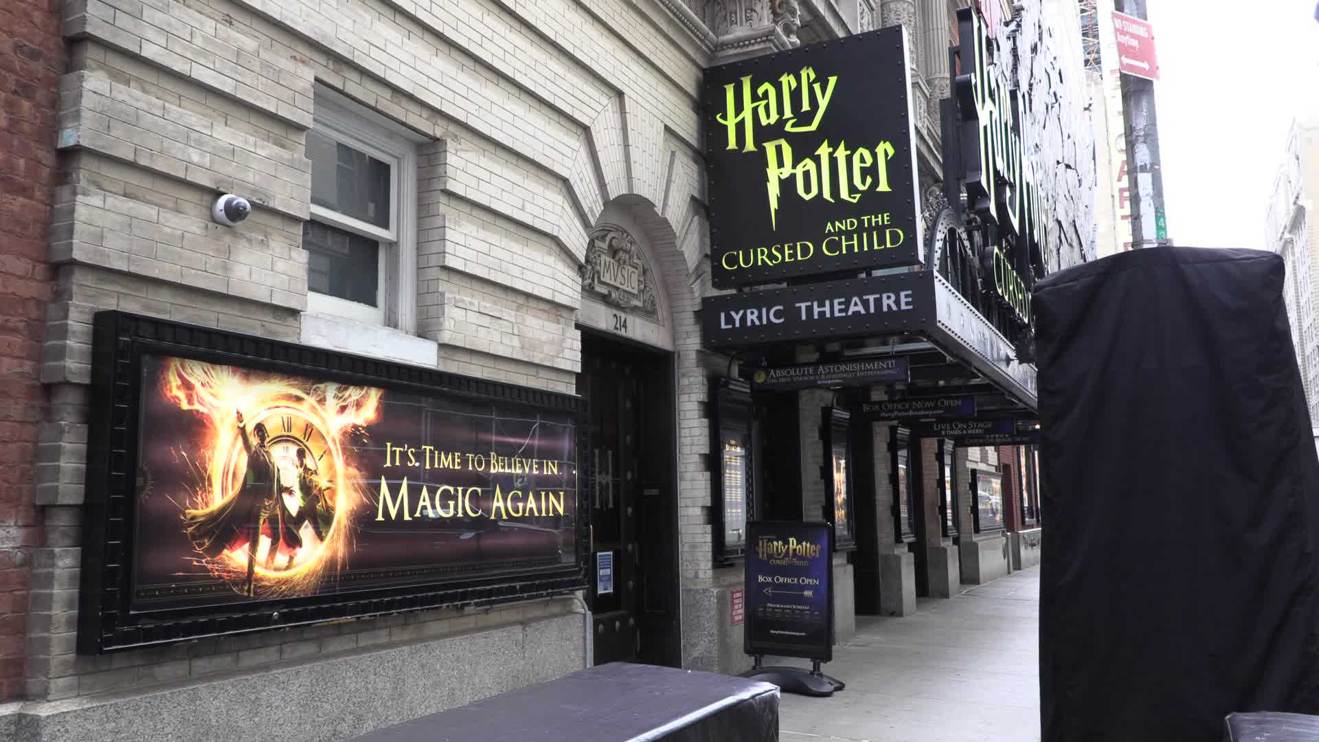 NYC: Harry Potter signs at Lyric Theatre