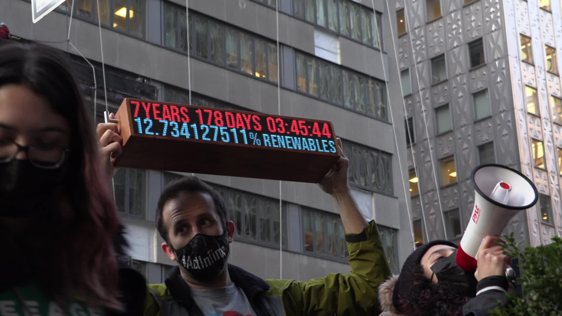 NYC: Climate activists rally in front of Governor Kathy Hochul's office