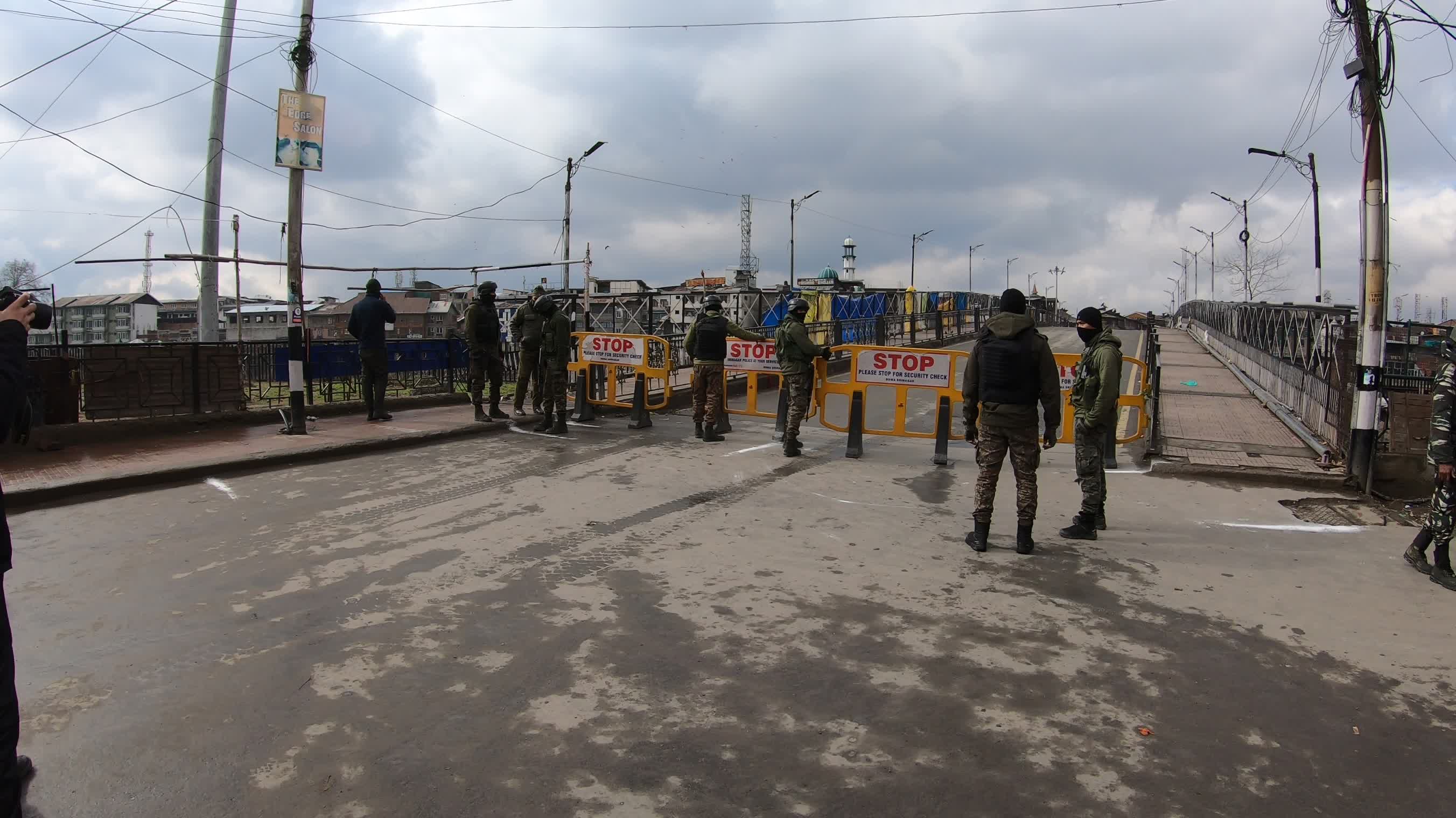 Restriction in Kashmir On India's Republic Day