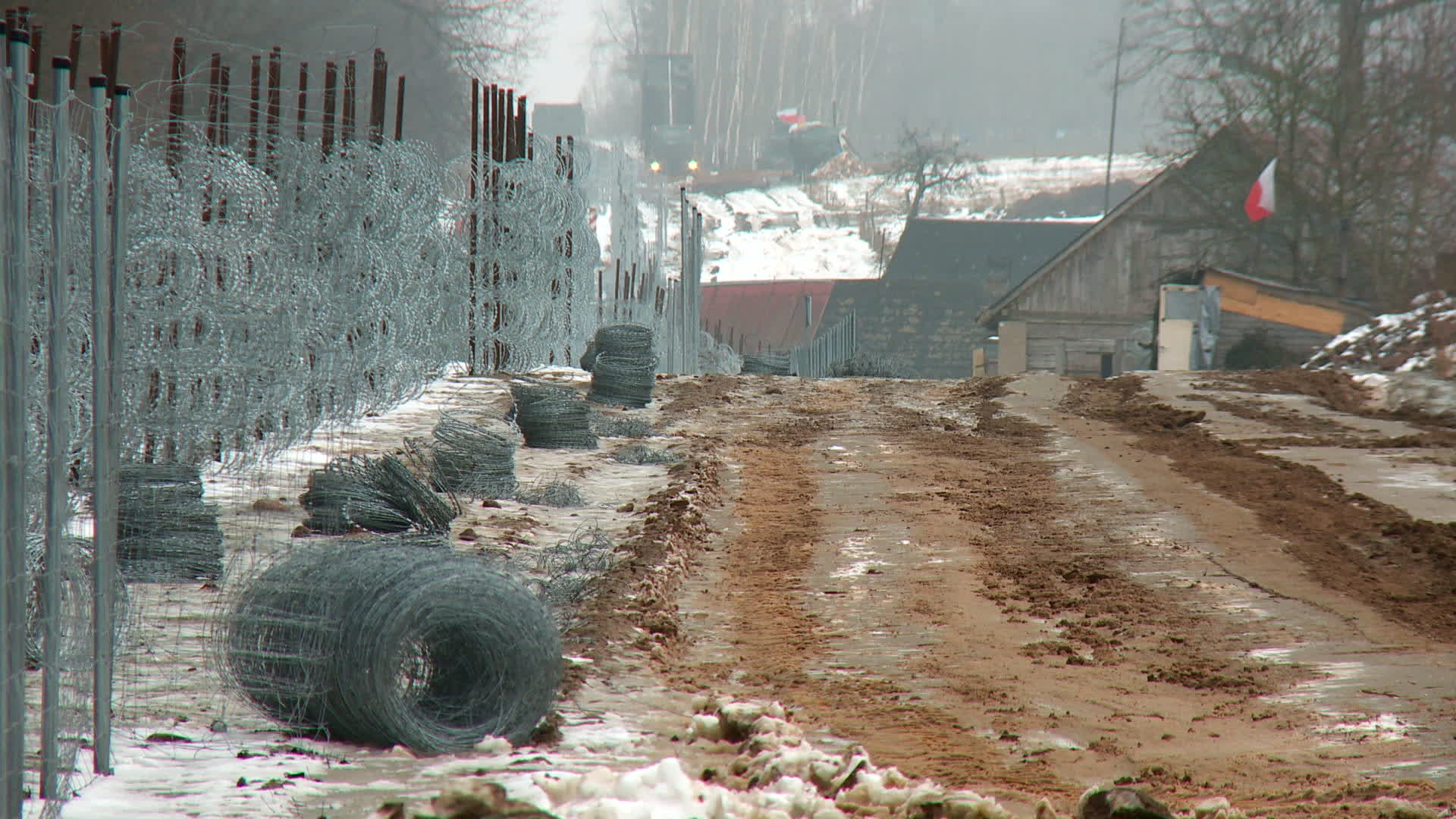 Poland builds wall on border with Belarus