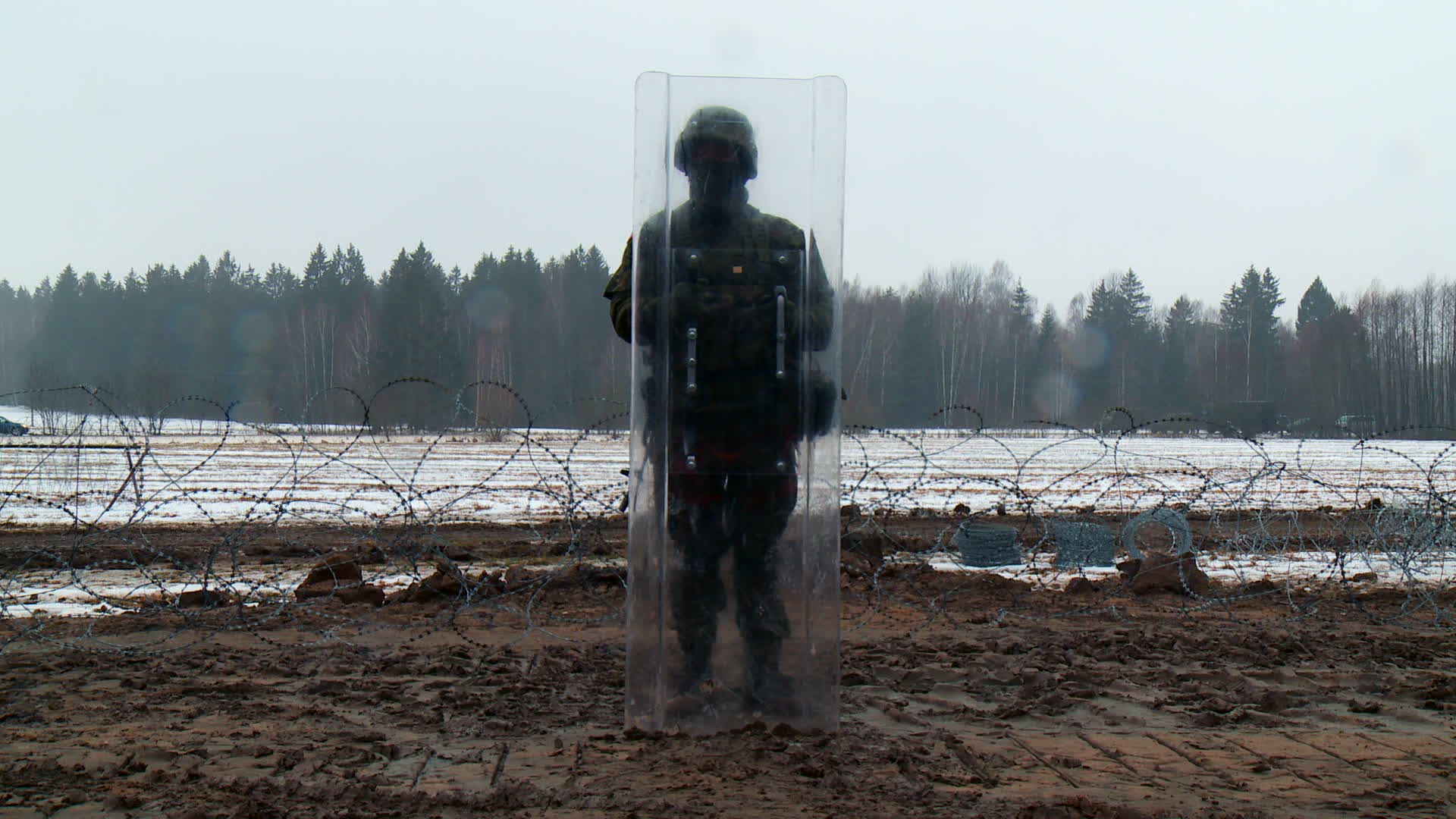 Poland builds wall on border with Belarus