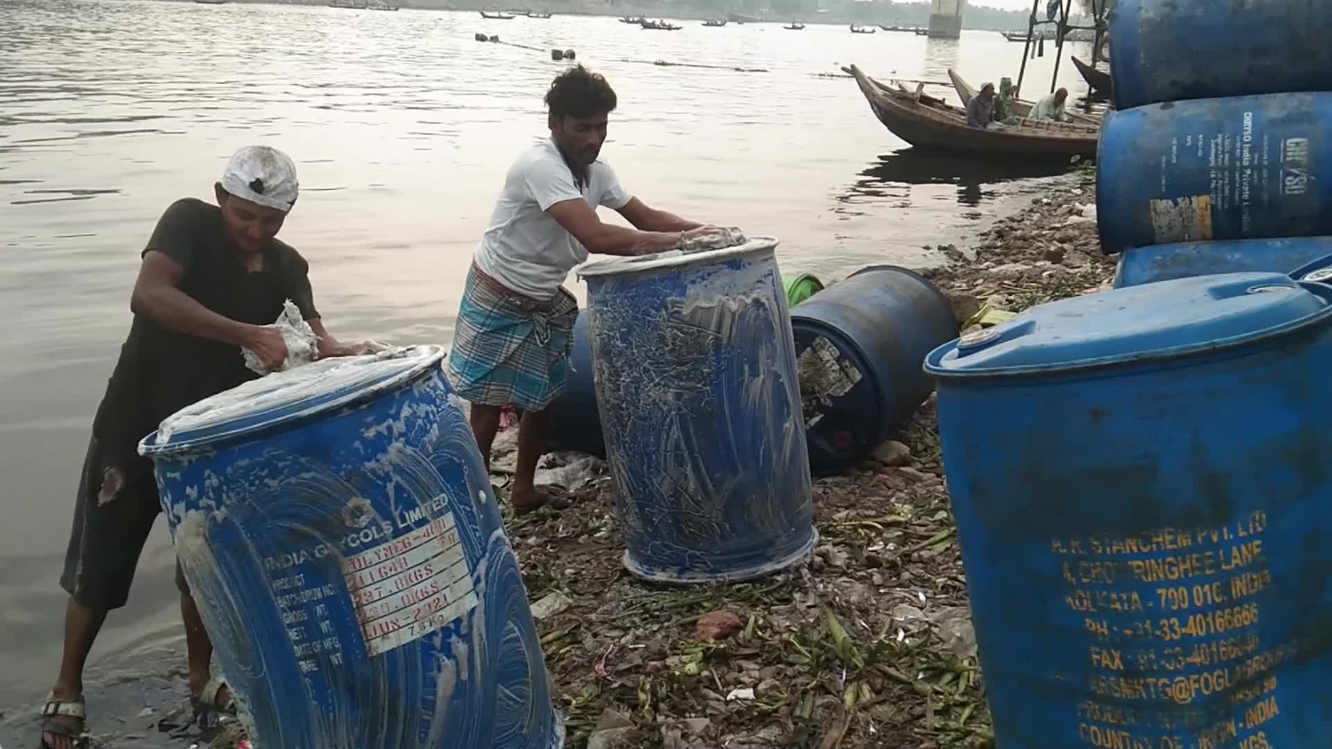 River pollution in Dhaka