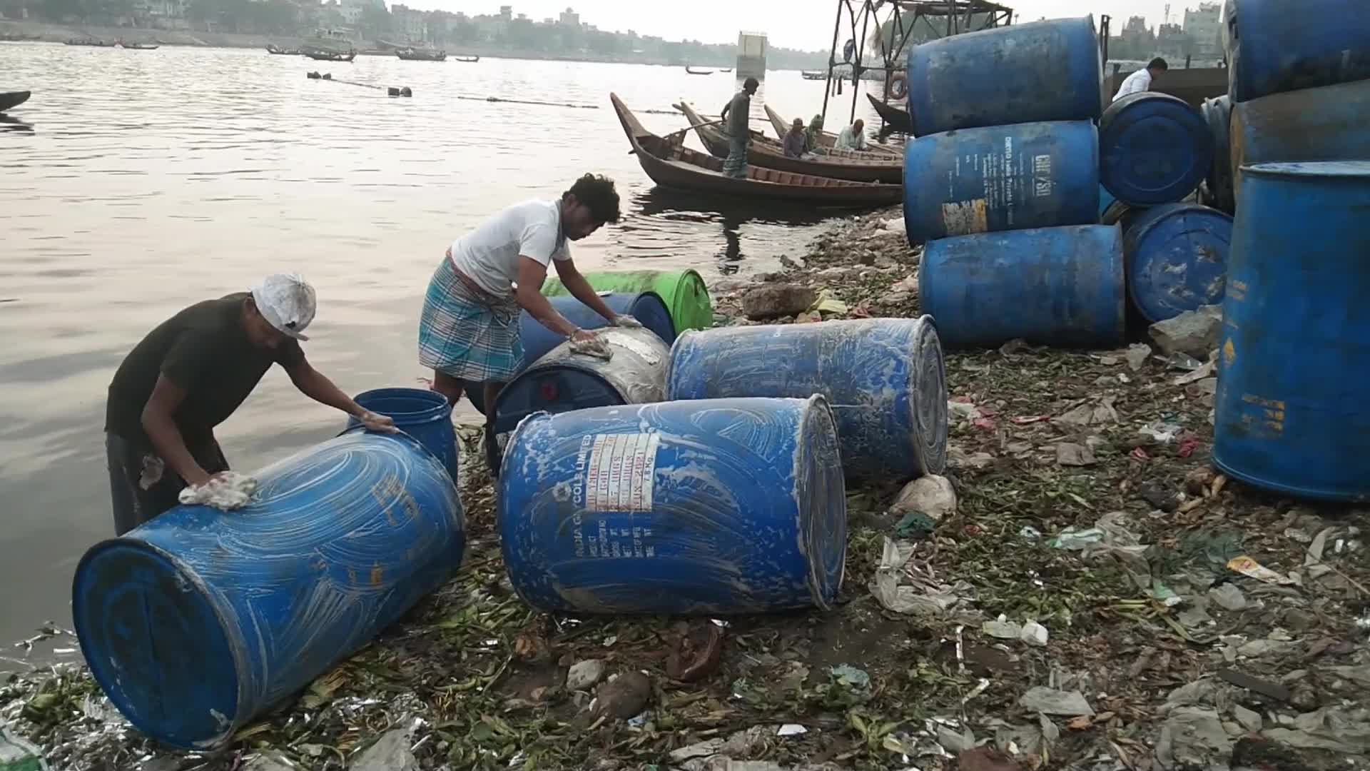 River pollution in Dhaka