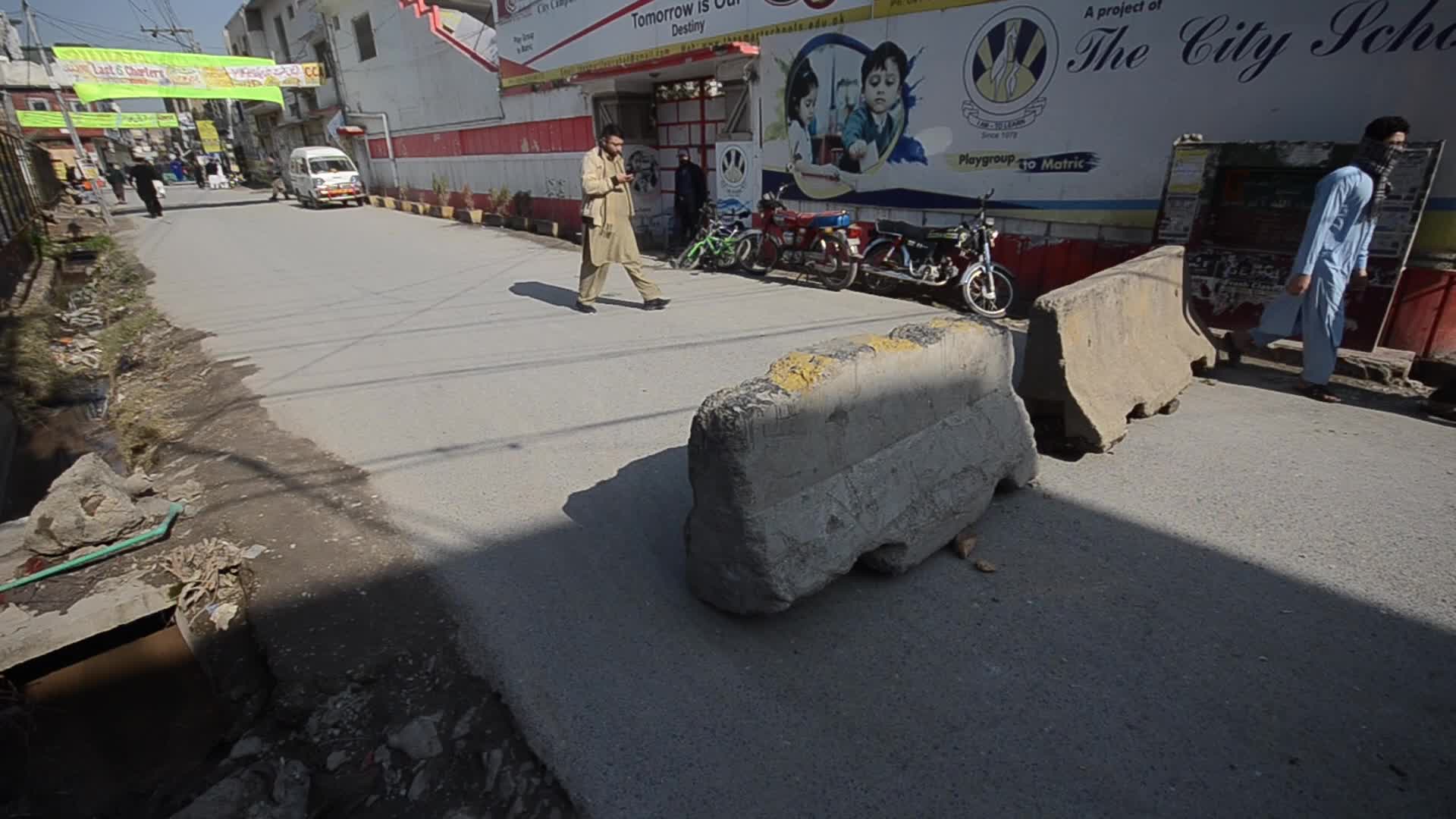 Smart lockdown imposed in COVID-19 hotspots in Peshawar