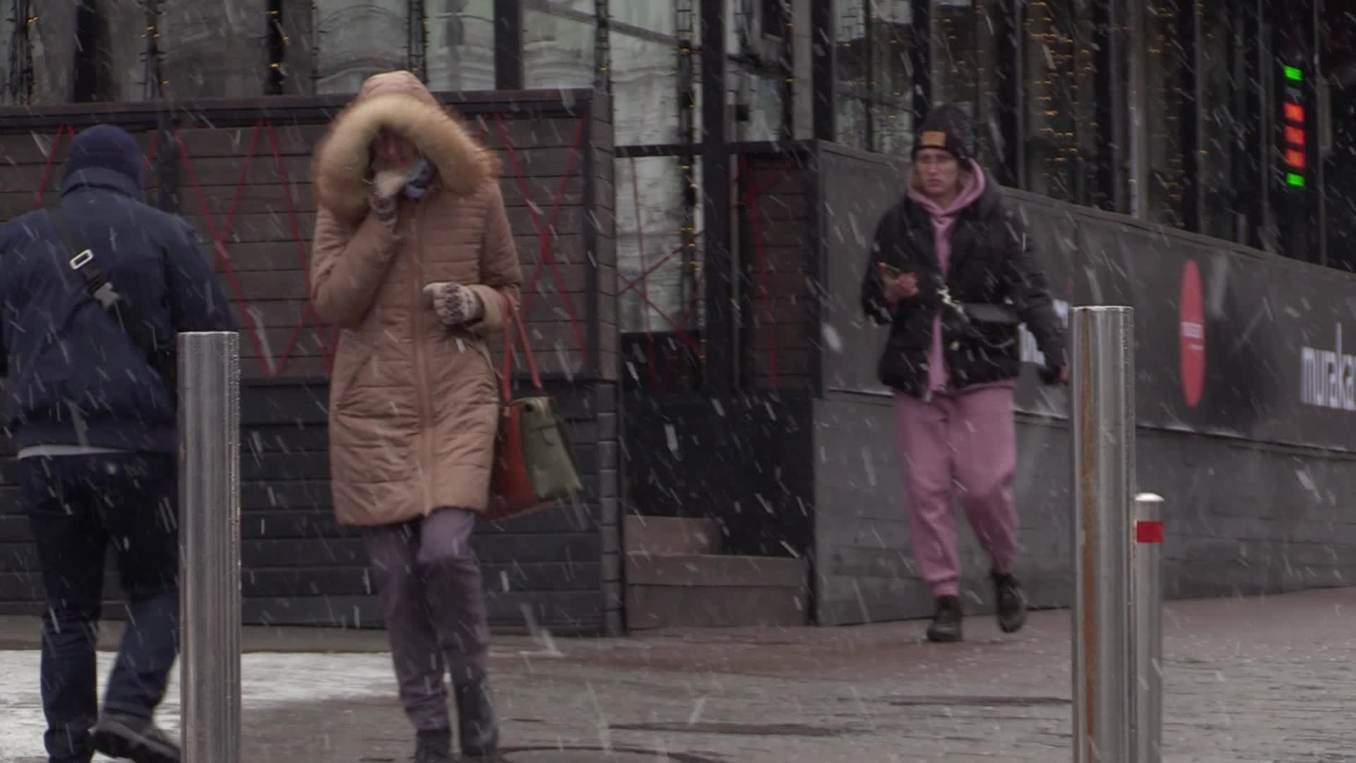 Daily life in Ukraine as the tension on the border with Russia stays