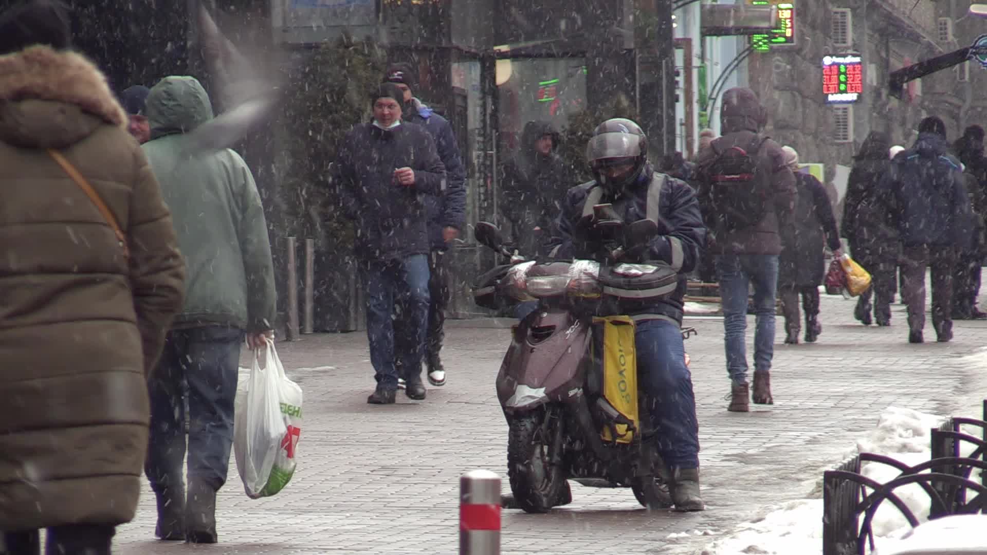 Daily life in Ukraine as the tension on the border with Russia stays