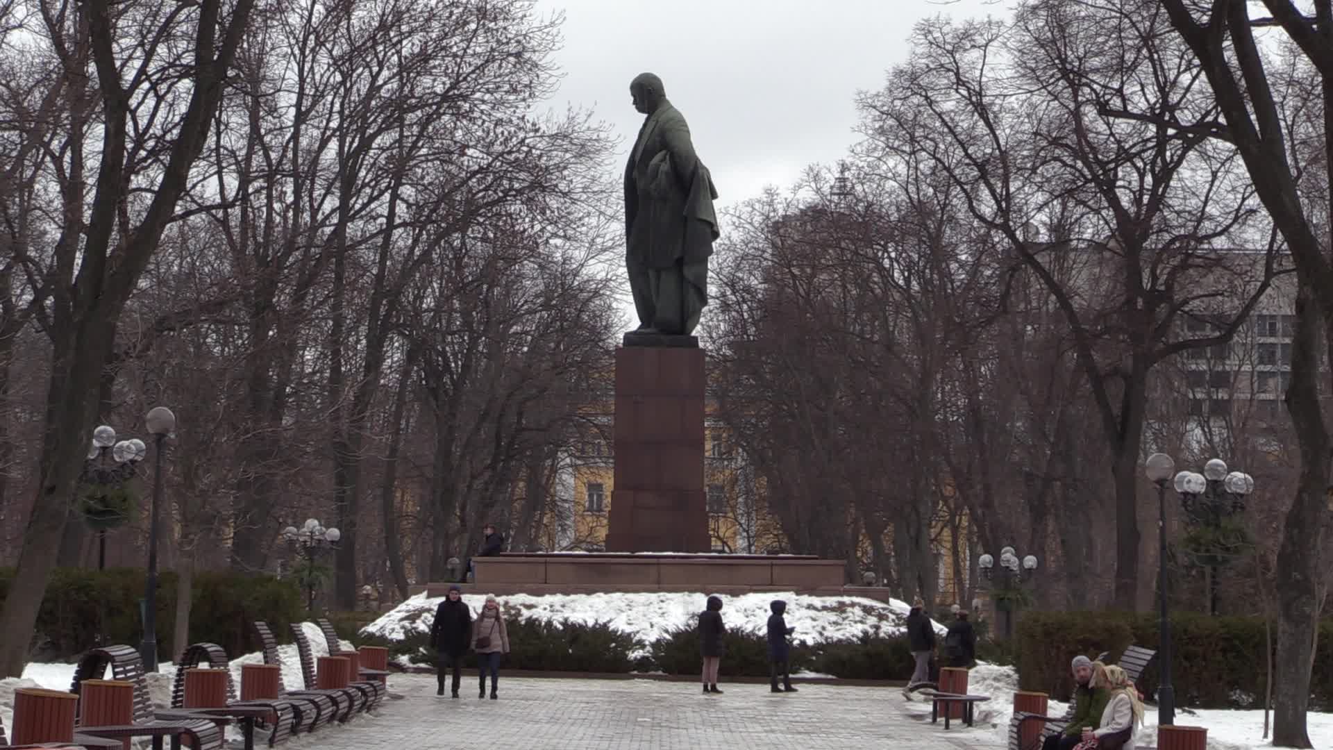 Daily life in Ukraine as the tension on the border with Russia stays