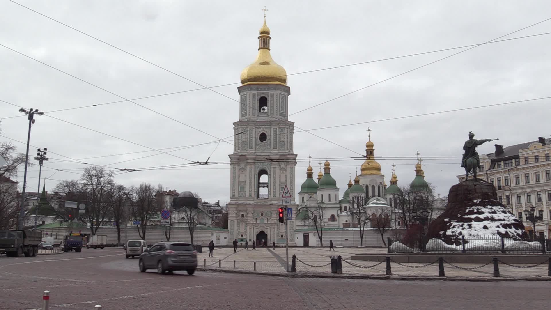 Daily life in Ukraine as the tension on the border with Russia stays