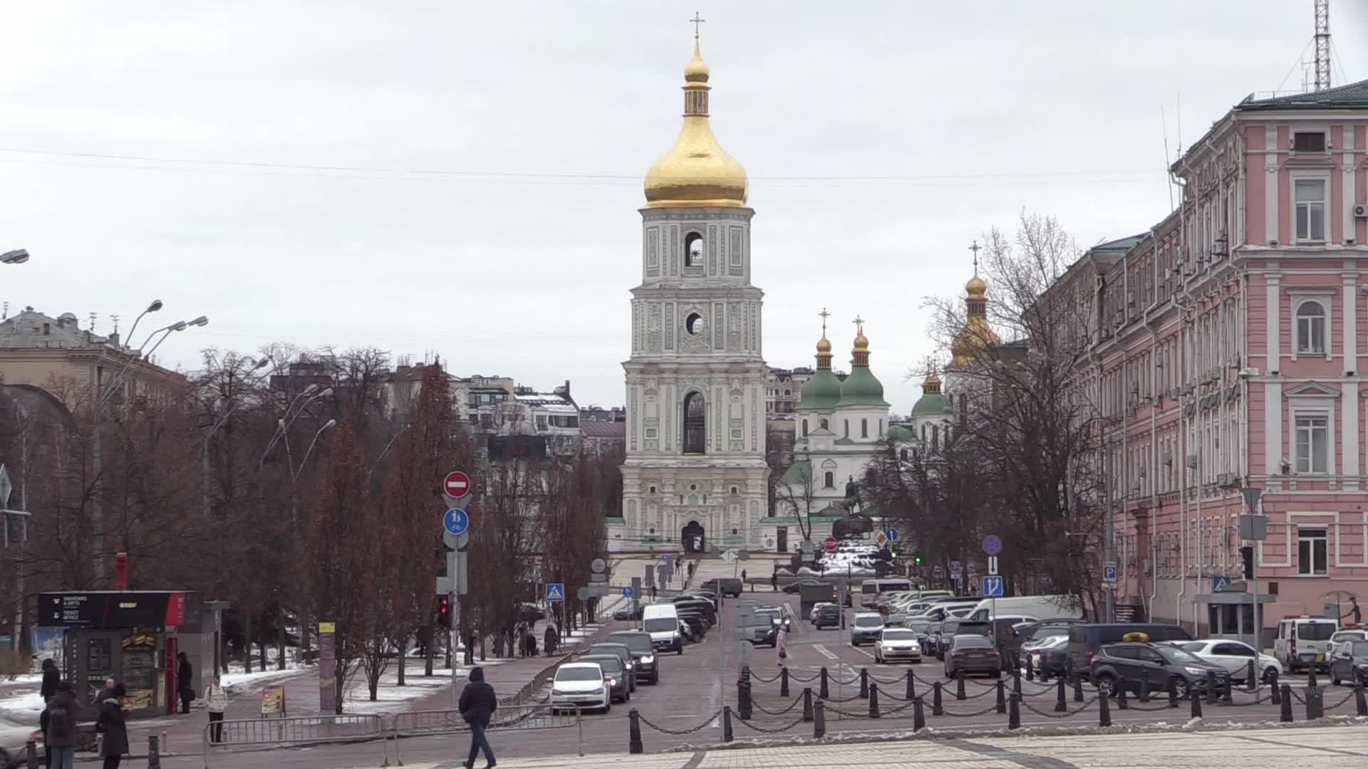 Daily life in Ukraine as the tension on the border with Russia stays
