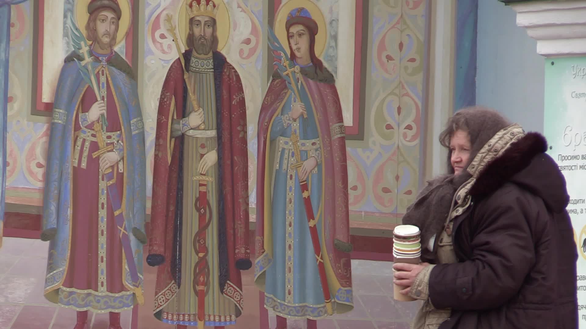 Daily life in Ukraine as the tension on the border with Russia stays