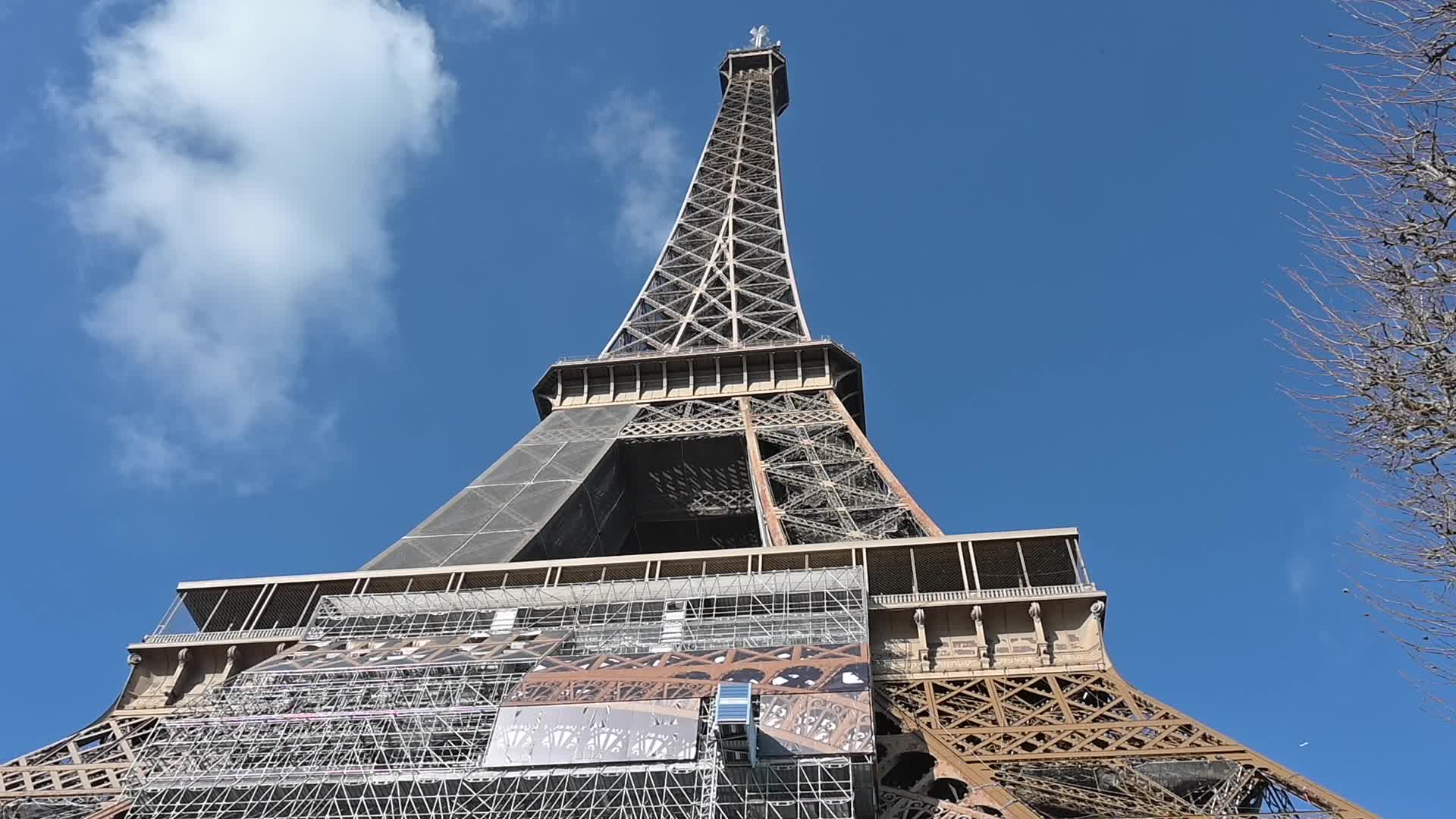 Eiffel Tower restoration