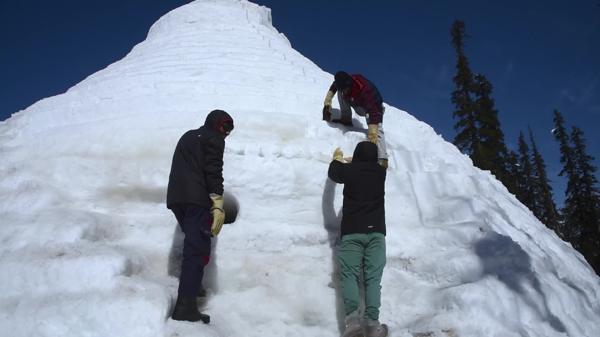 World's largest igloo café in Indian administered Kashmir