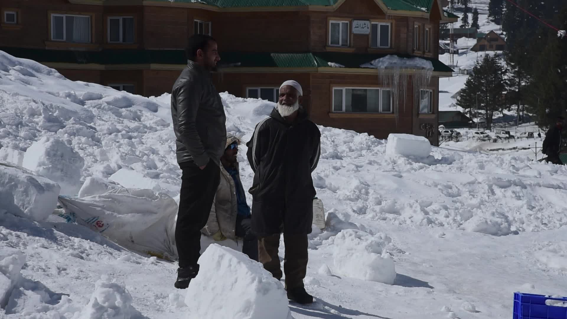 World's largest igloo café in Indian administered Kashmir