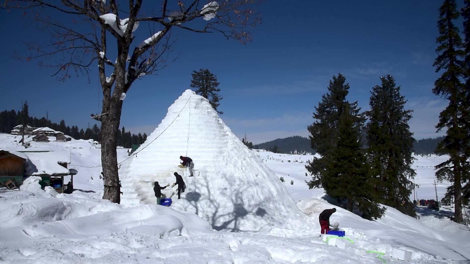 World's largest igloo café in Indian administered Kashmir