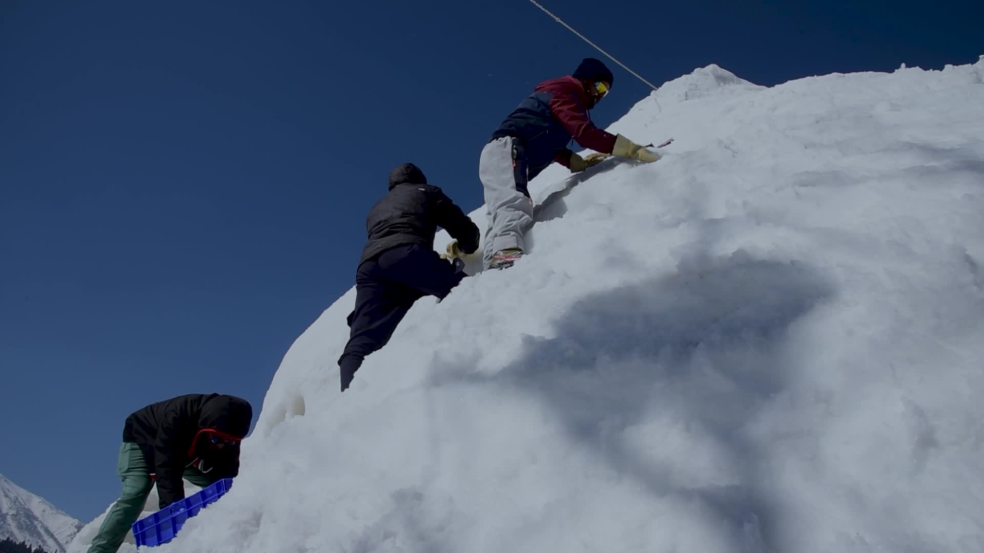 World's largest igloo café in Indian administered Kashmir