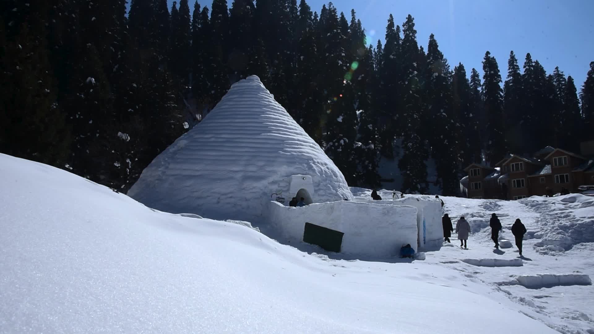 World's largest igloo café in Indian administered Kashmir