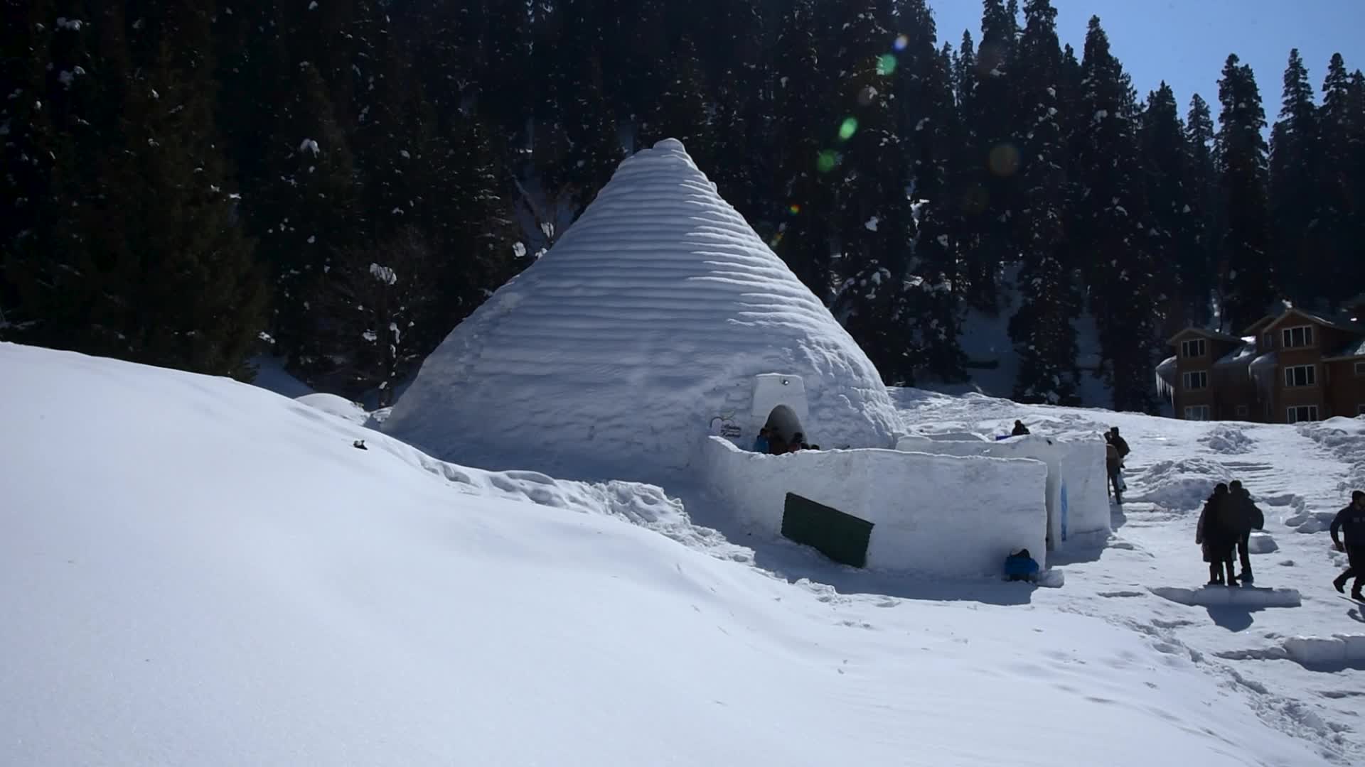 World's largest igloo café in Indian administered Kashmir