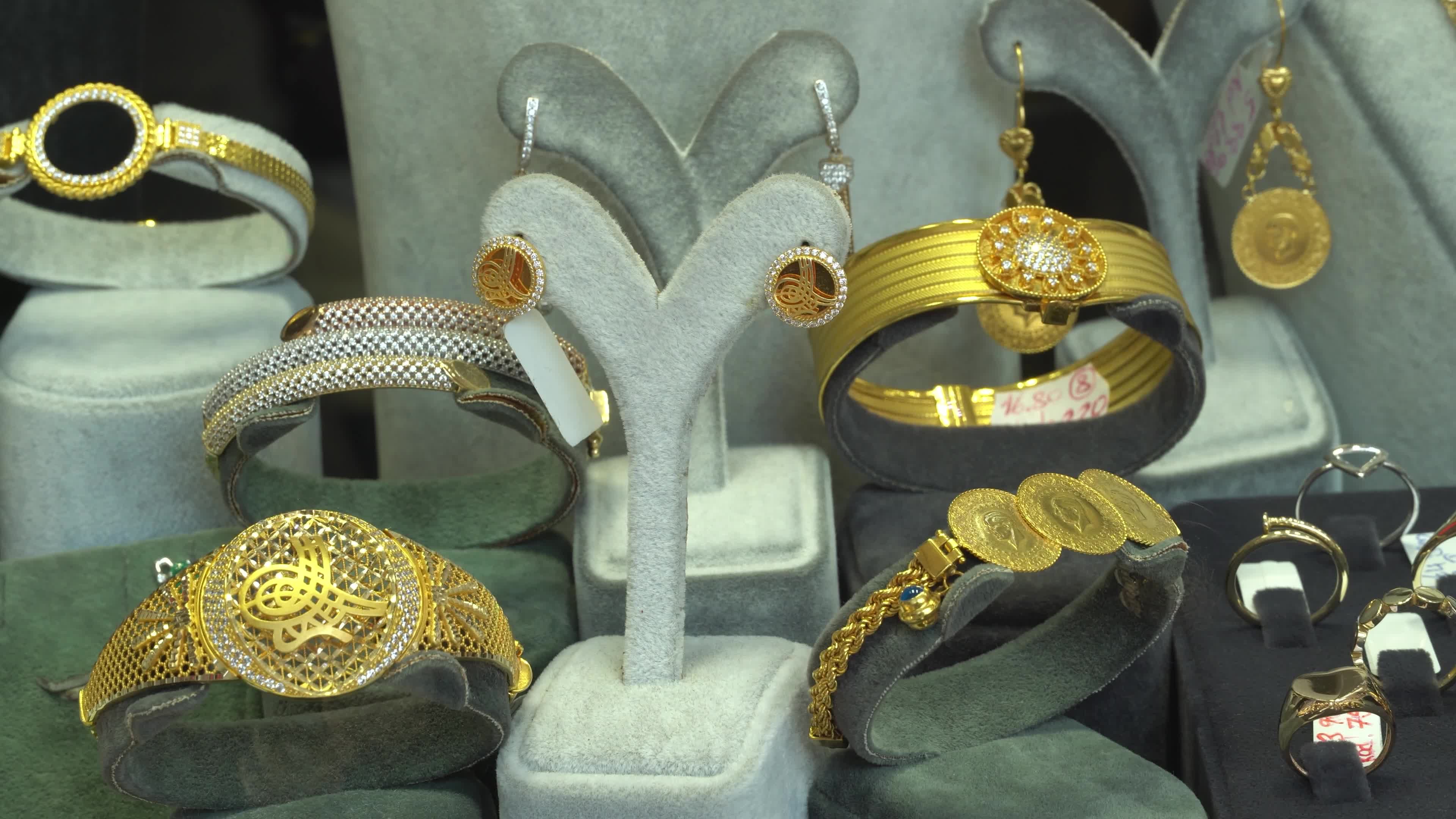 Turkey aims to attract 5,000 tons of under-the-mattress gold into the financial system