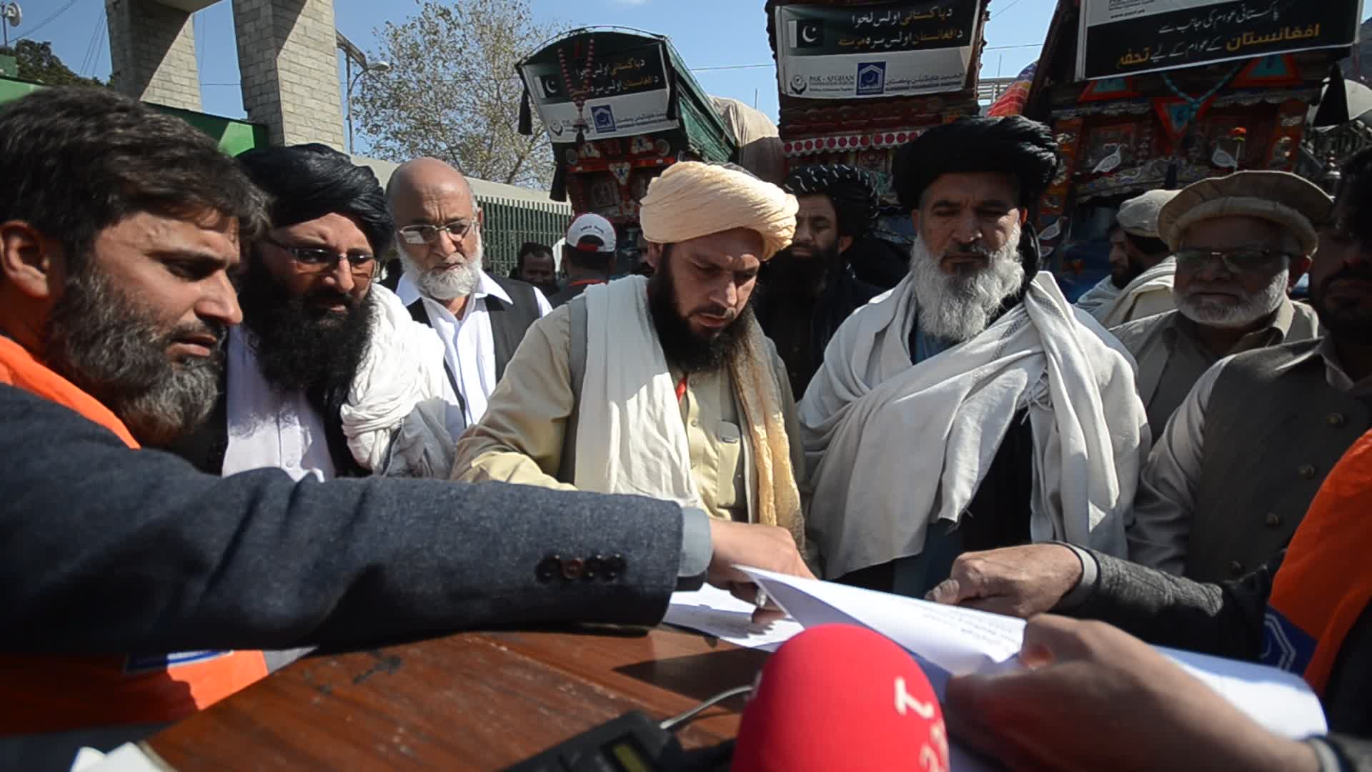 Pakistani Al-Khidmat Charity Ships 31 Trucks of Foodstuff to Afghanistan