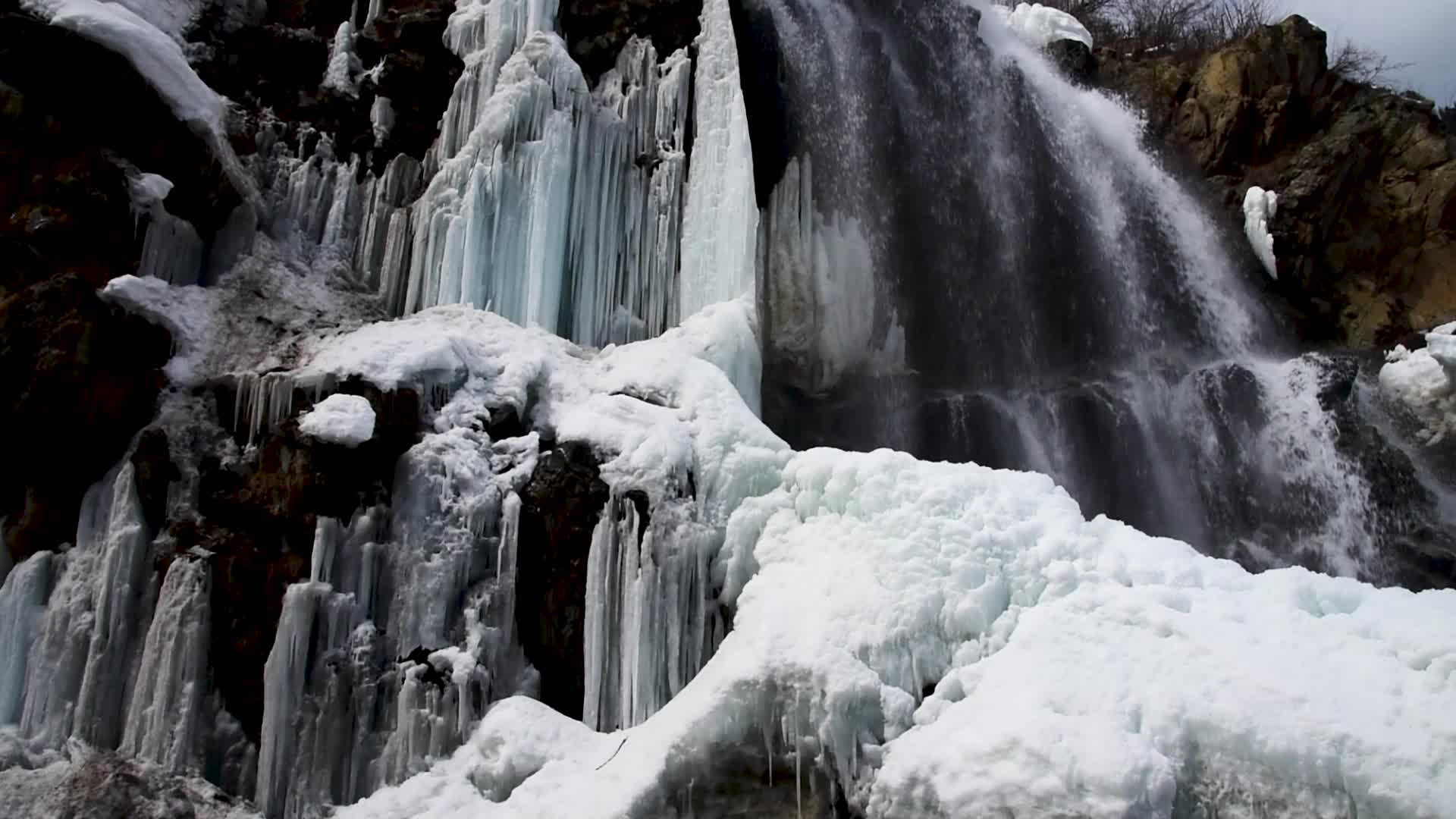  Frozen waterfall in Baramulla, Indian administered Kashmir.