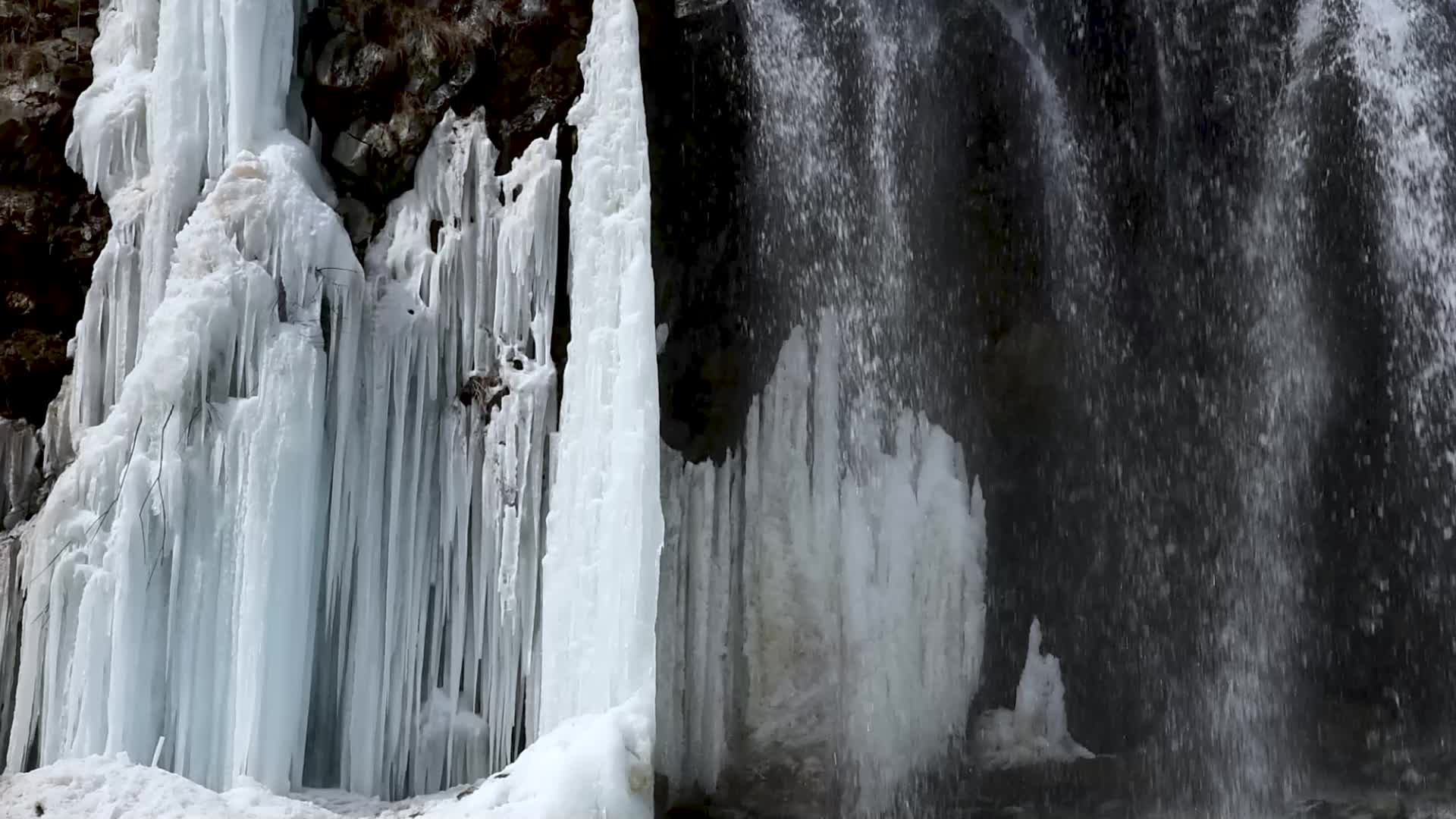  Frozen waterfall in Baramulla, Indian administered Kashmir.
