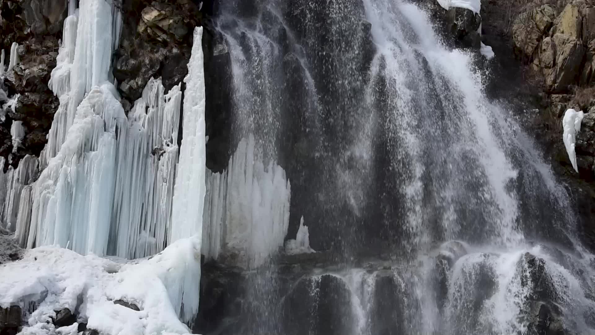  Frozen waterfall in Baramulla, Indian administered Kashmir.