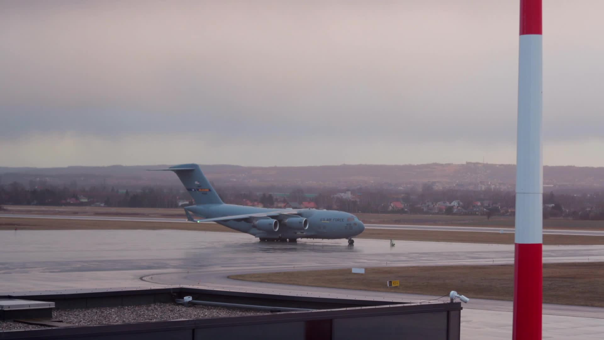 US soldiers arrive in Poland