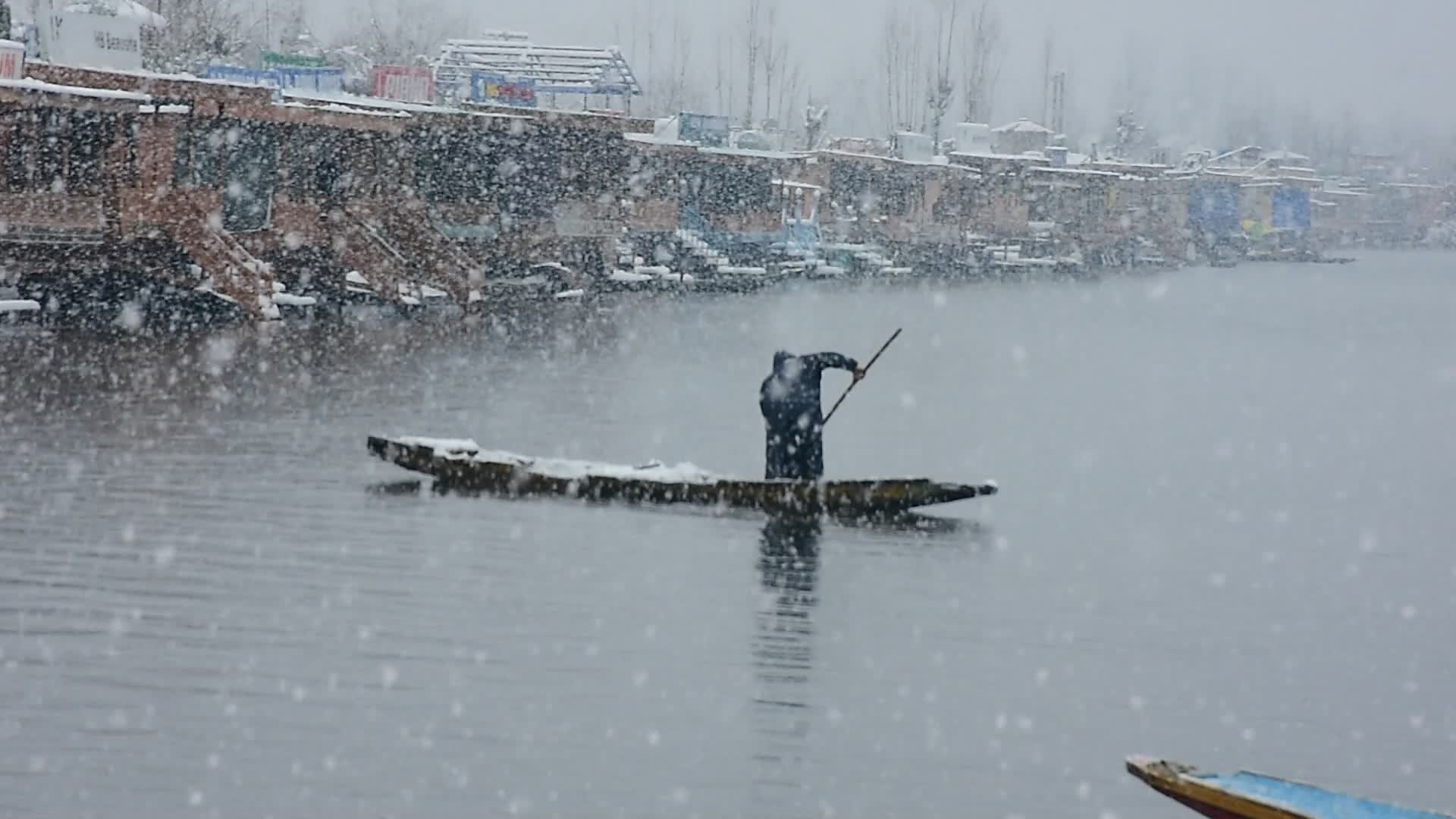 Heavy Snowfall In Kashmir