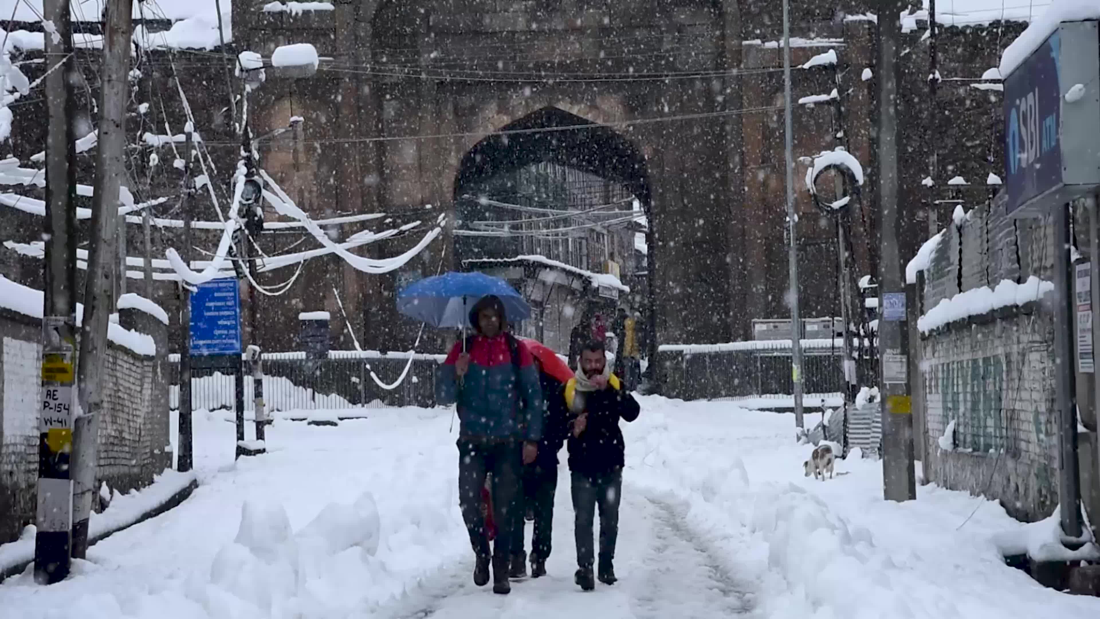 Heavy snowfall in Indian administered Kashmir