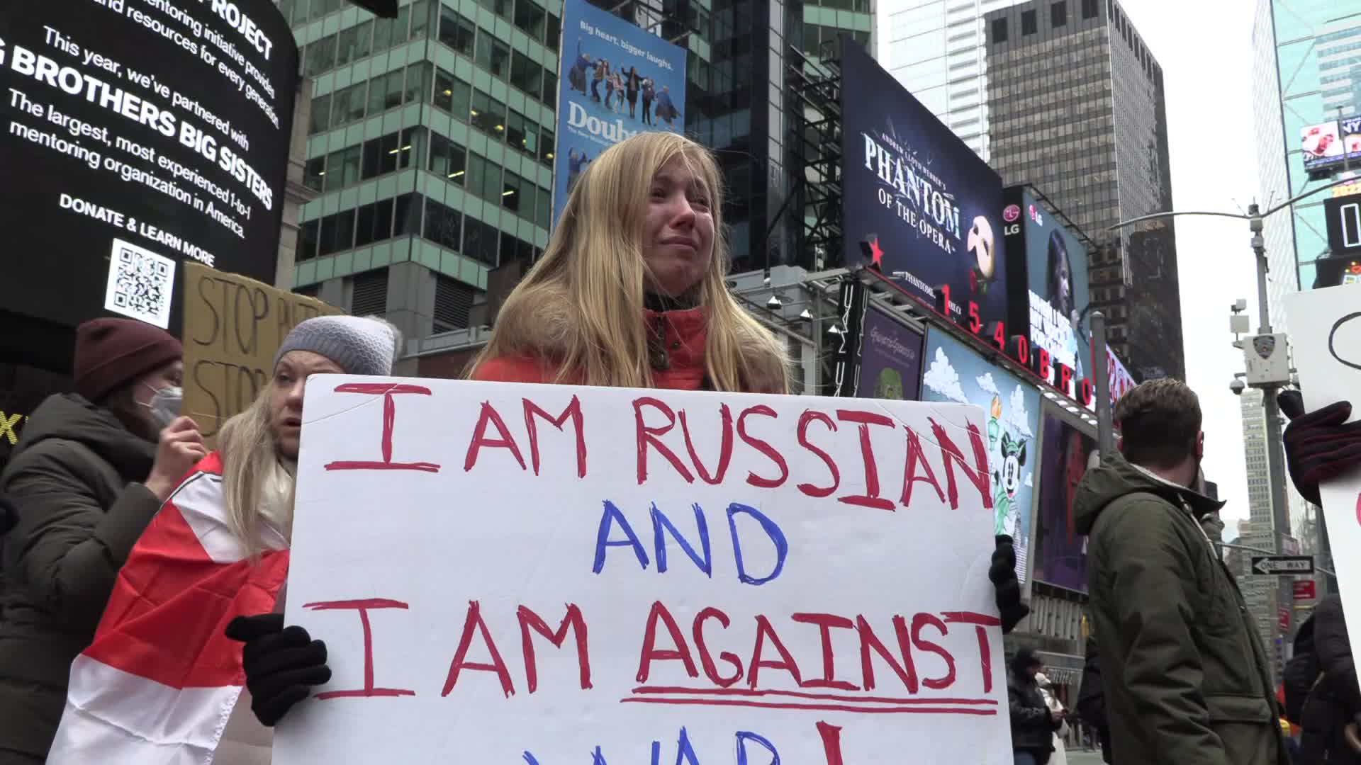 NYC: Thousands of Anti-War Protesters March to Stop War in Ukraine