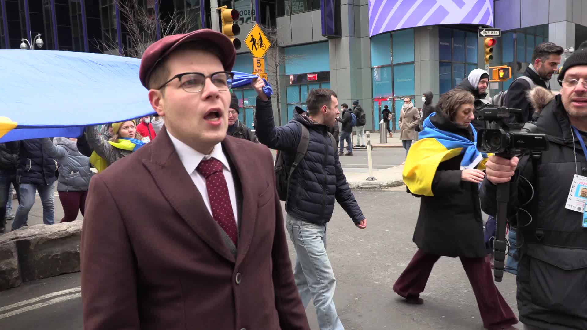 NYC: Thousands of Anti-War Protesters March to Stop War in Ukraine