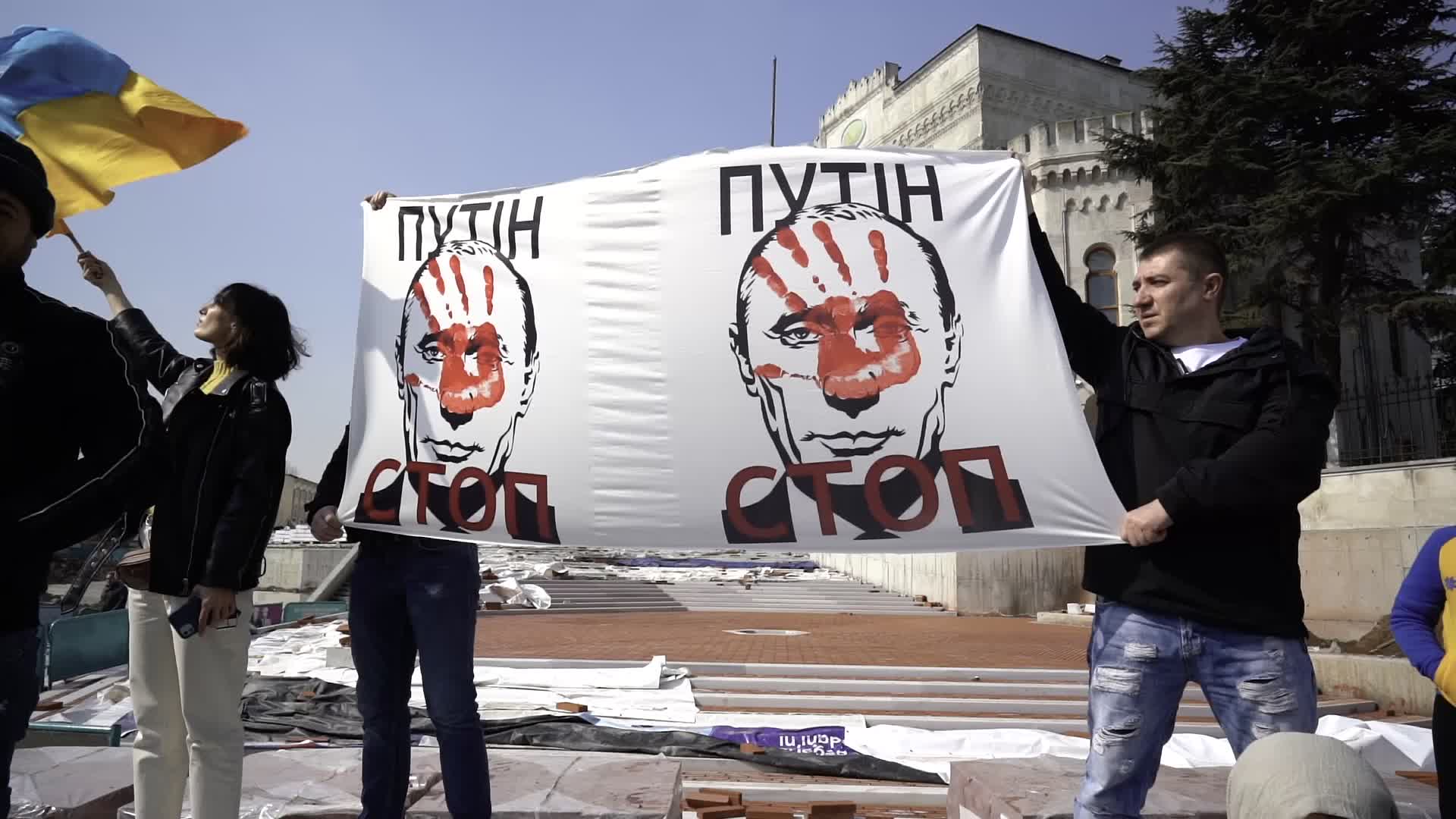 Ukranians In Istanbul Protest Against Russia
