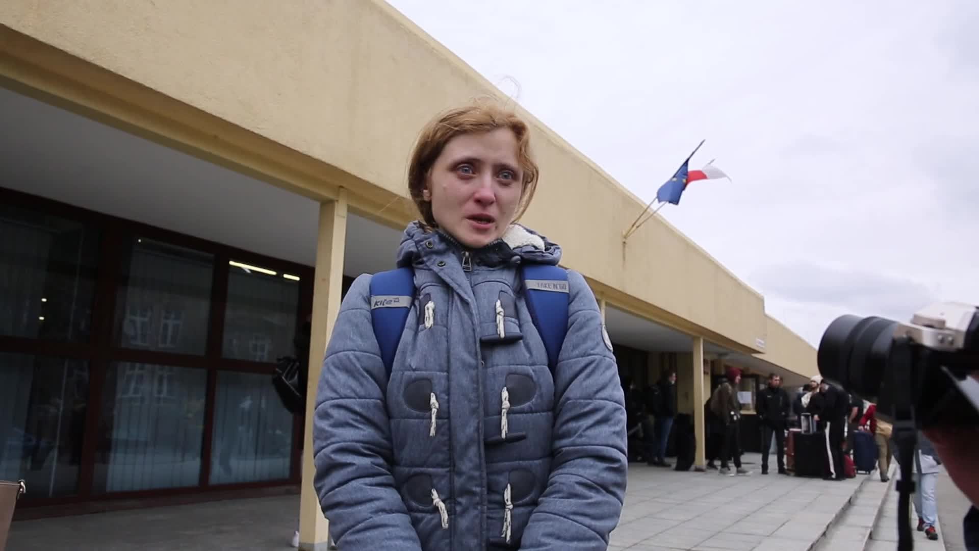Thousands escape from Ukraine arrive to Poland