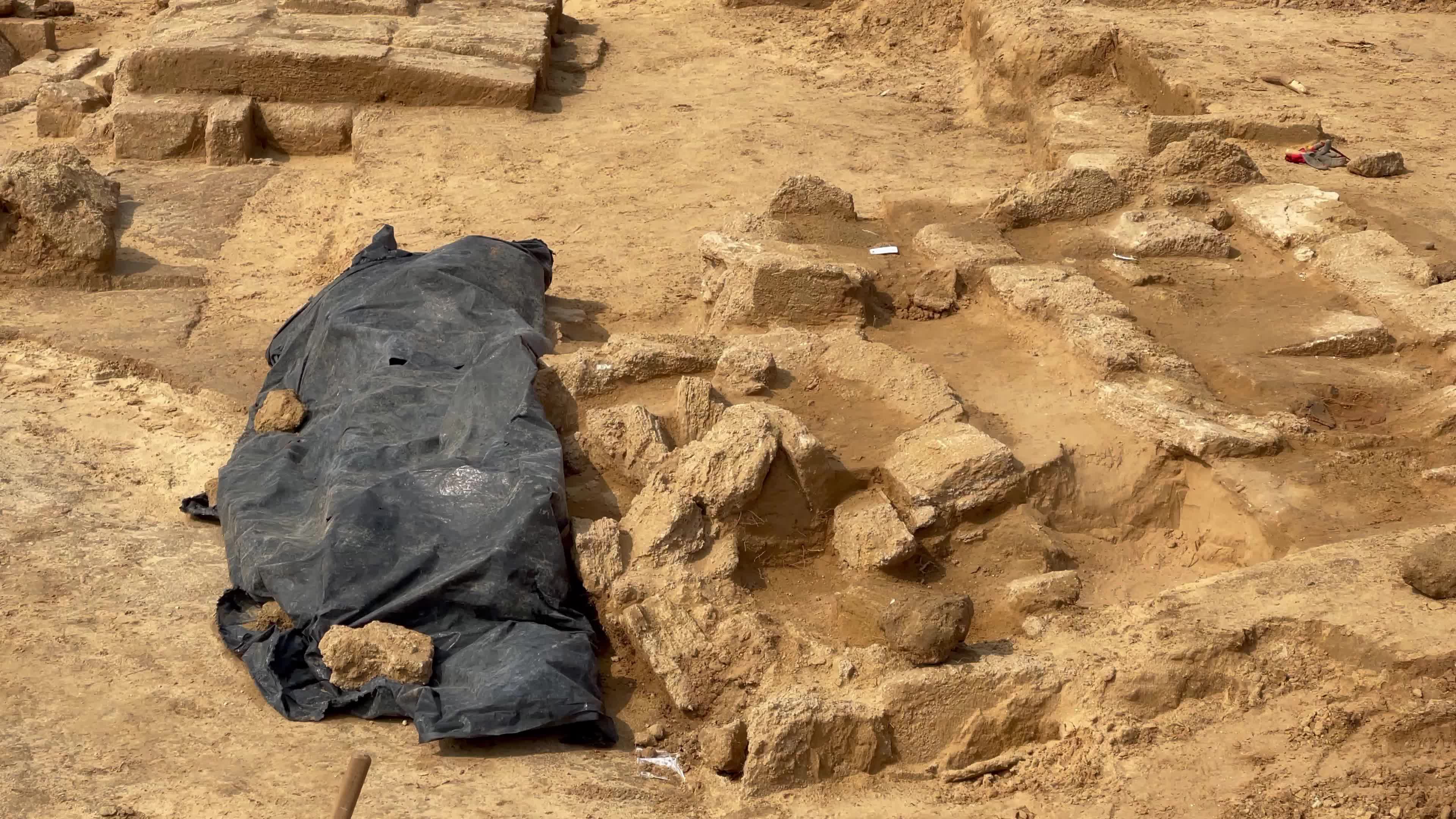 Newly discovered Roman cemetery in Gaza City 