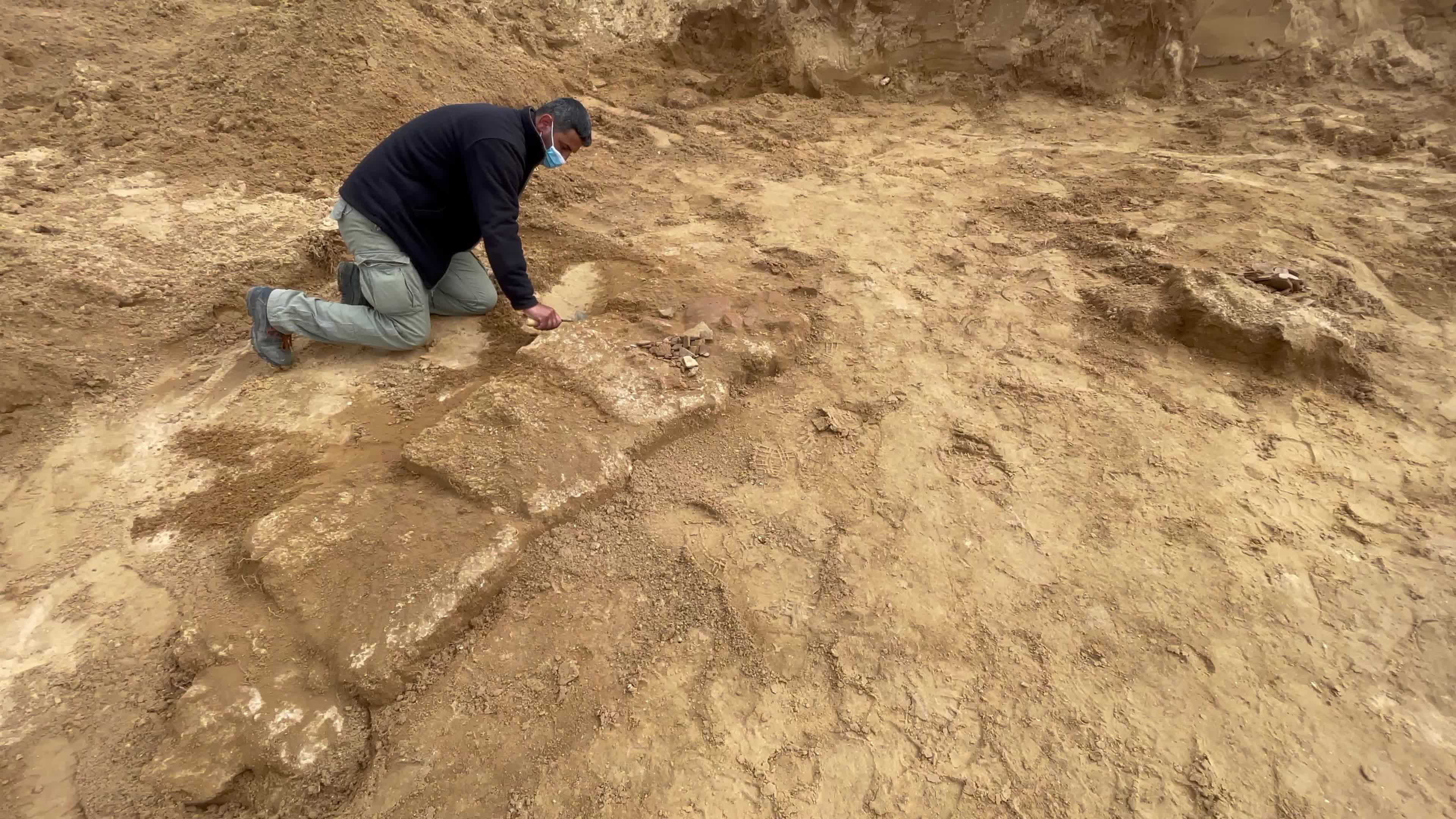 Newly discovered Roman cemetery in Gaza City 