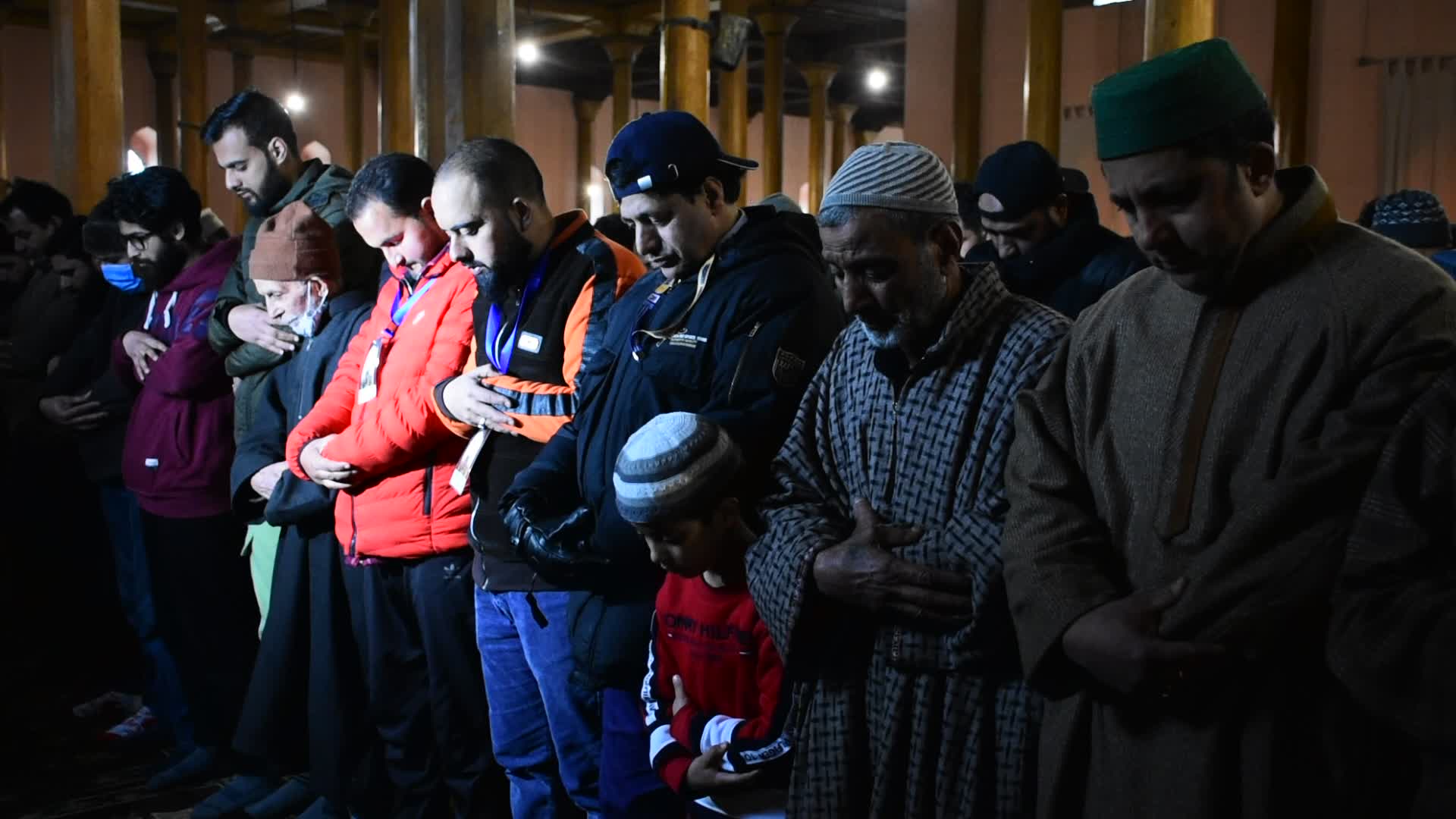 After 30 Weeks Friday Prayers Allowed In Kashmir's Grand Mosque