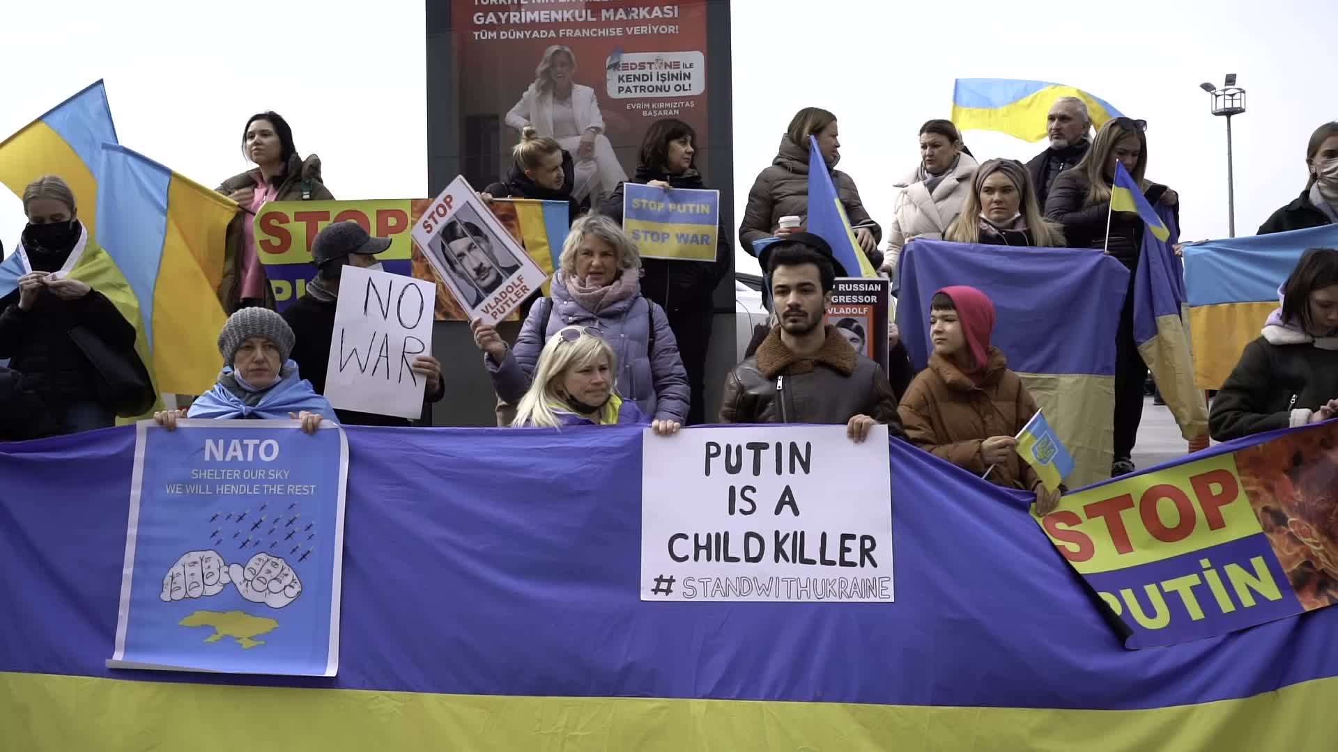 Ukranians In Istanbul Protest Against Russia