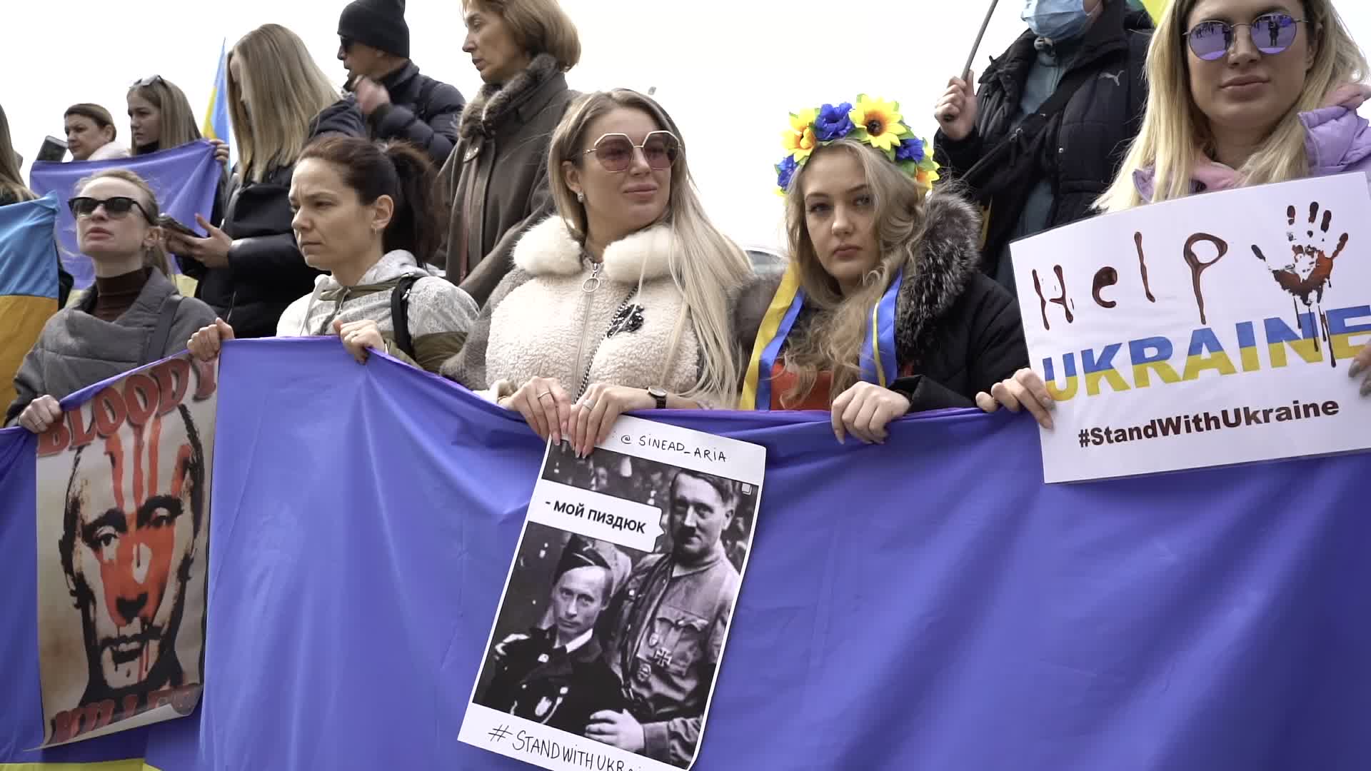 Ukranians In Istanbul Protest Against Russia
