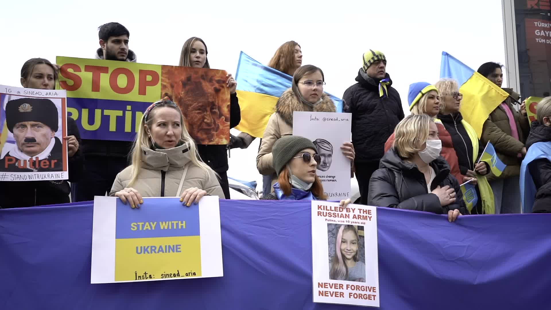 Ukranians In Istanbul Protest Against Russia
