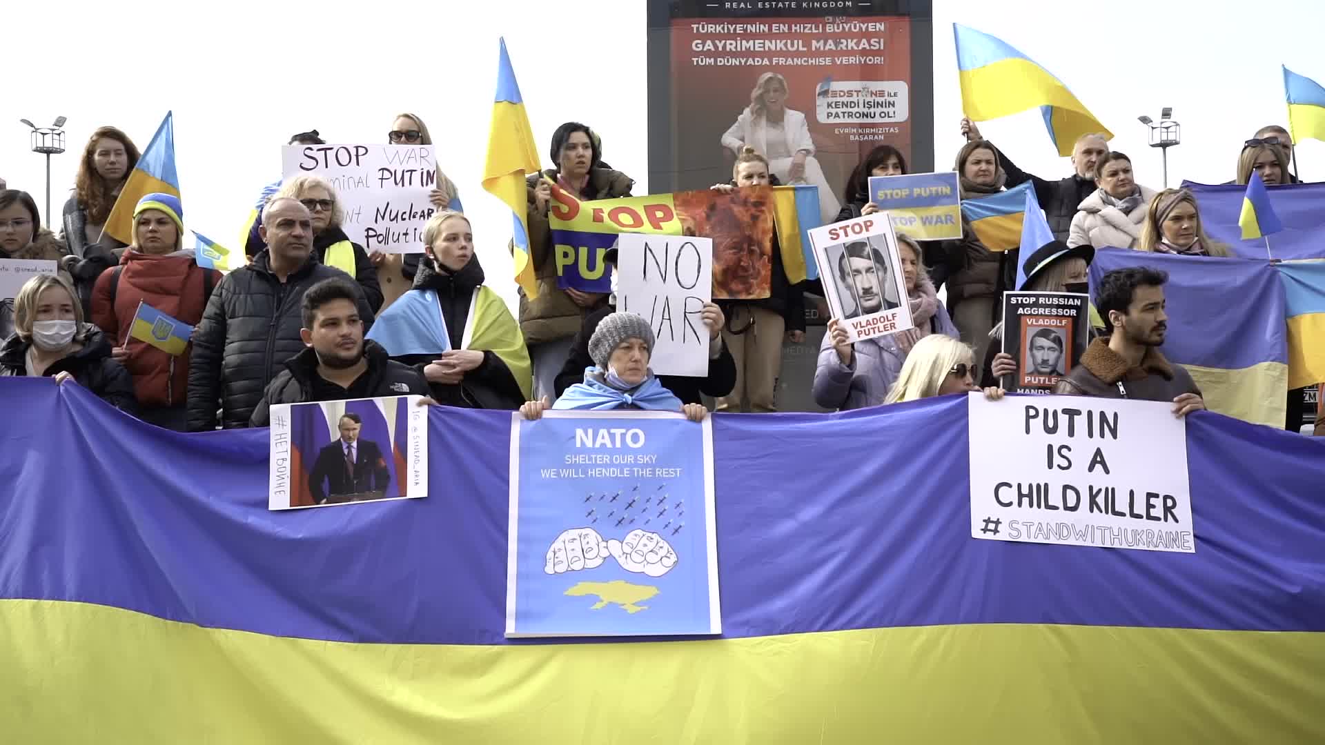 Ukranians In Istanbul Protest Against Russia