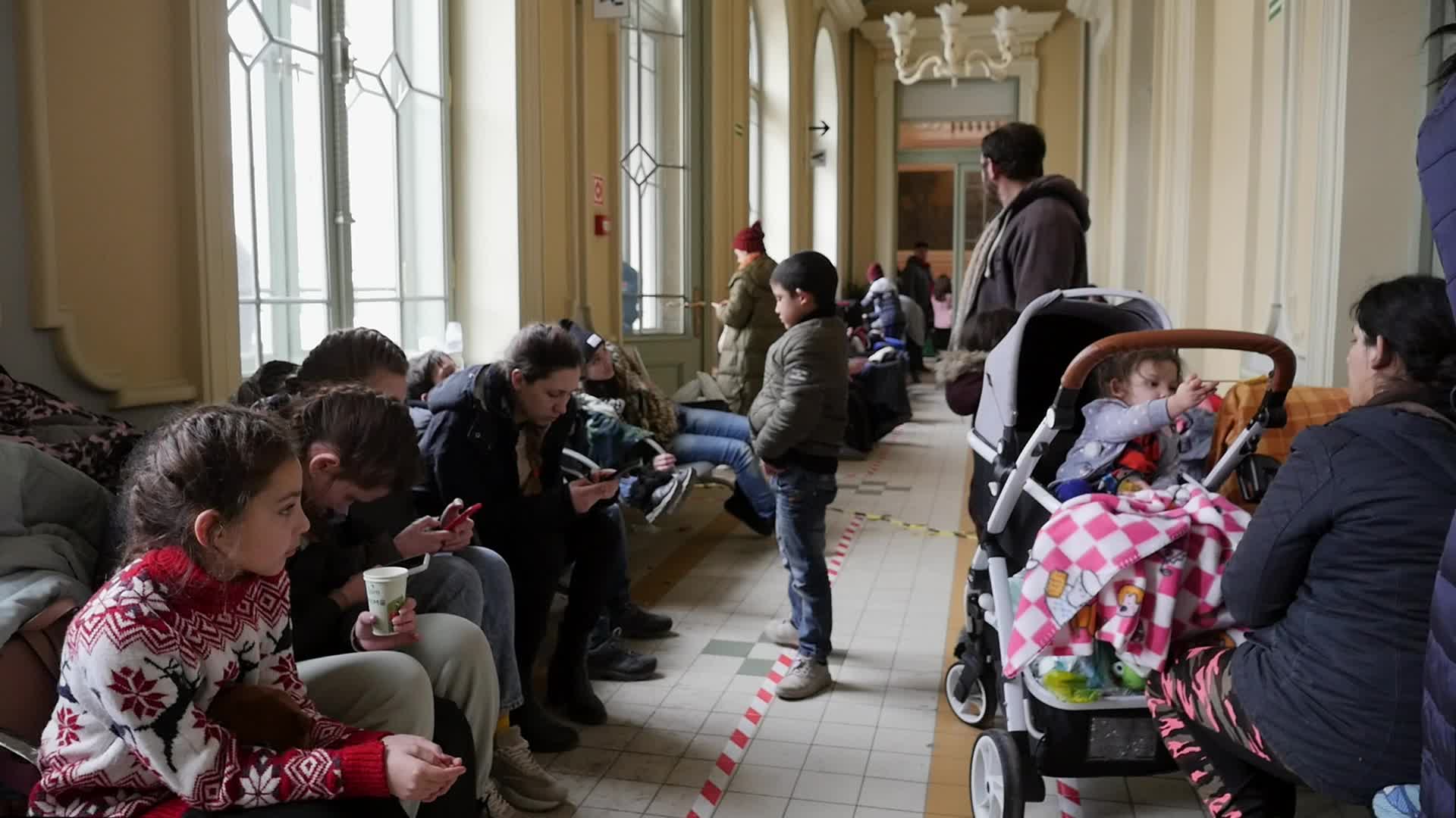 Refugees from Ukraine come to Przemyśl in Poland