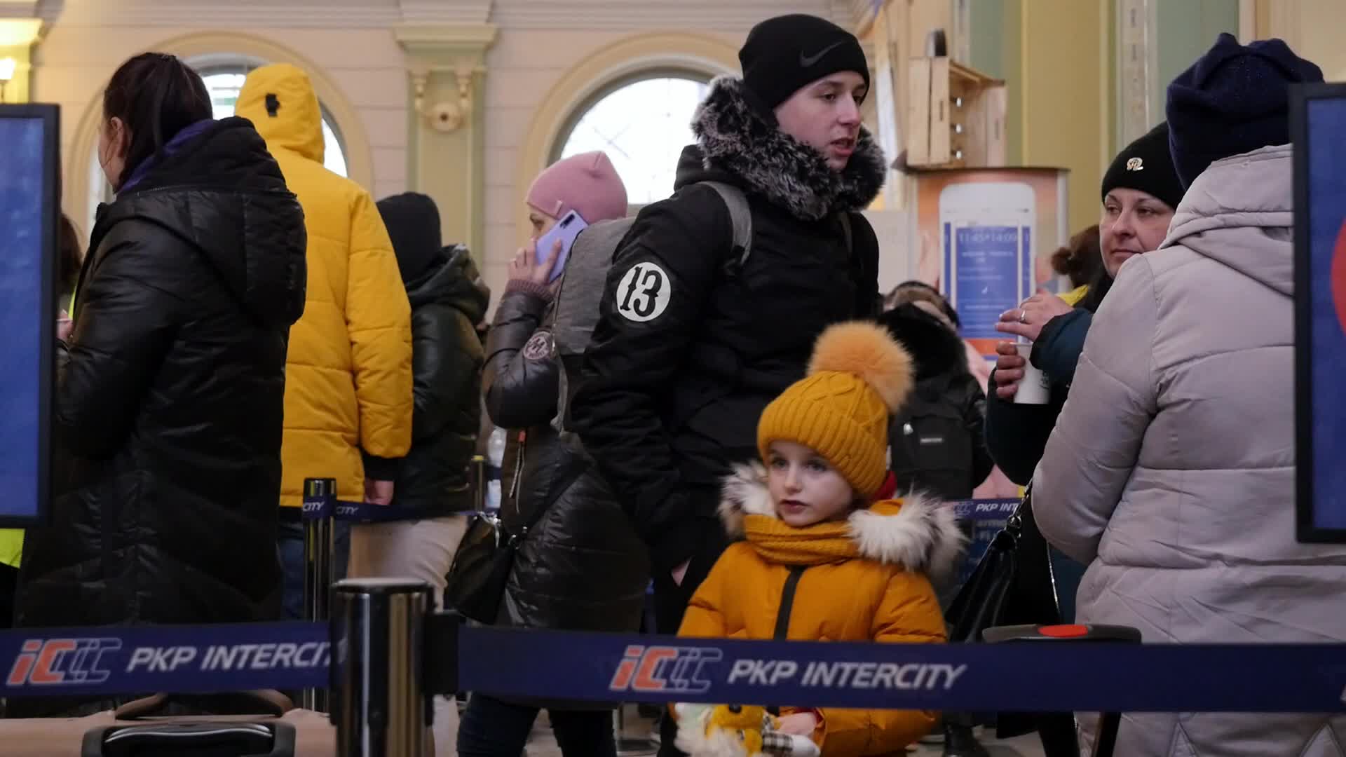 Refugees from Ukraine come to Przemyśl in Poland