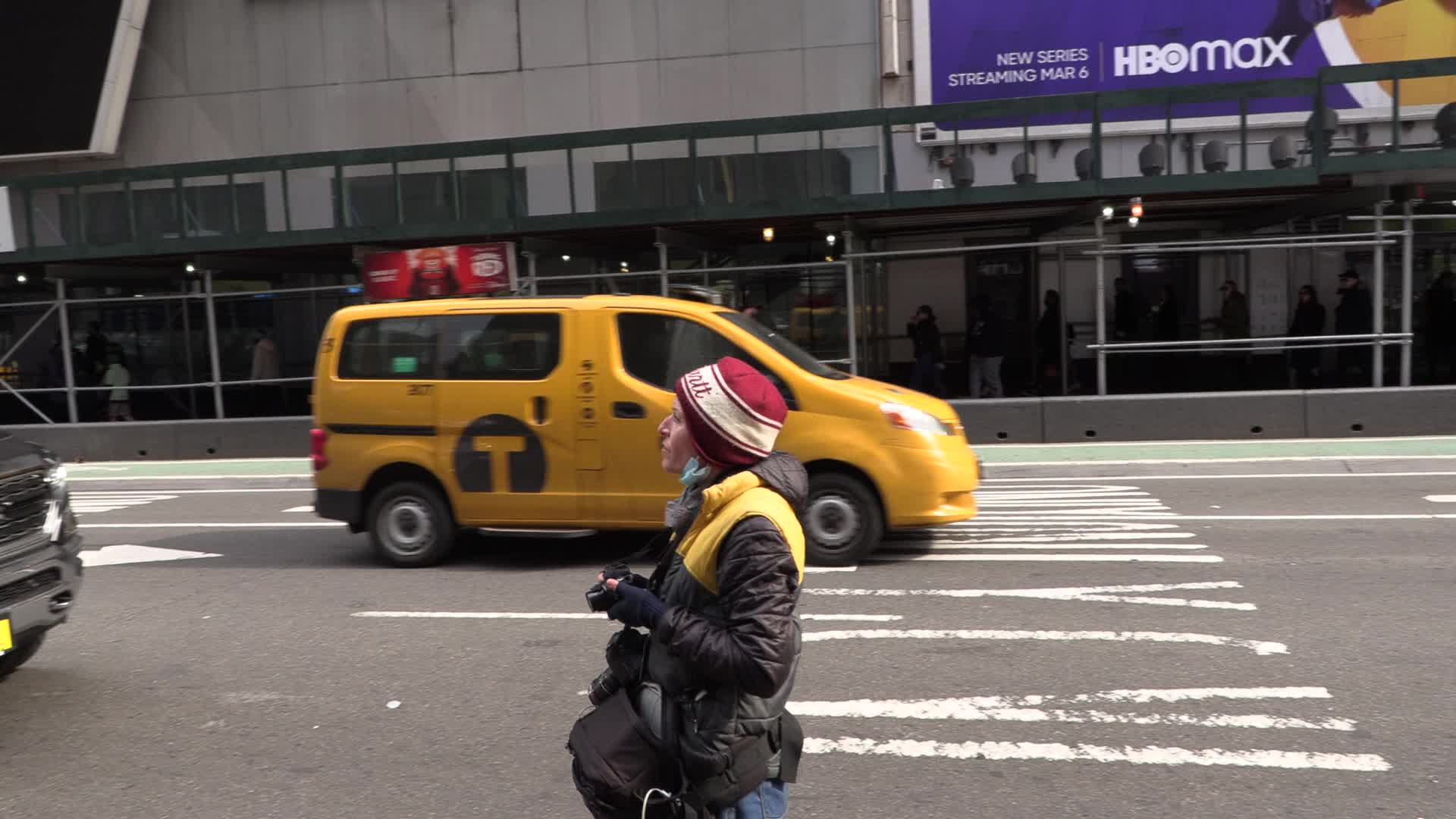 NYC: Ukrainian-Americans Flood Times Square calling for NATO to Implement No-Fly Zone